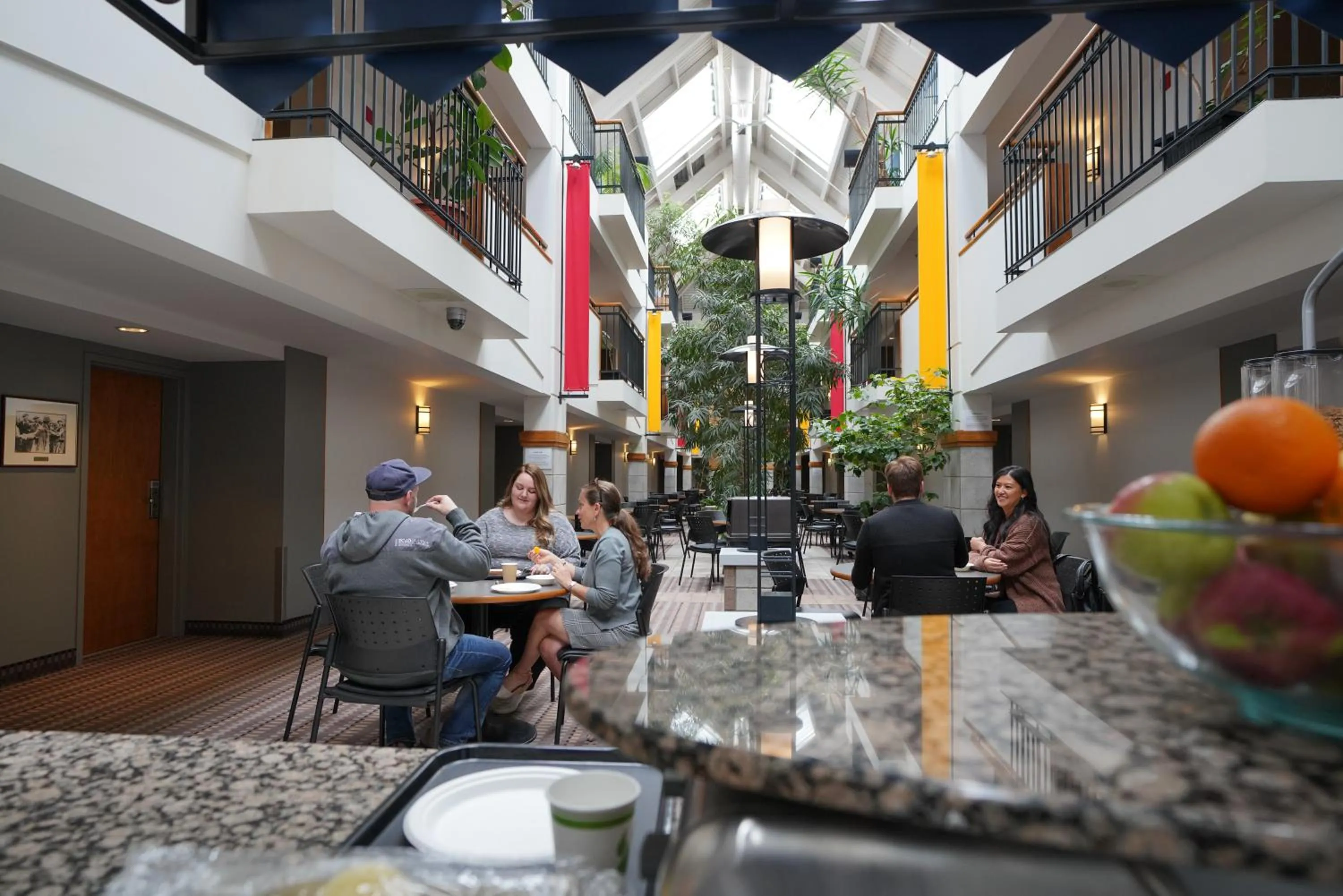 Continental breakfast in Hôtel Lindbergh par JARO