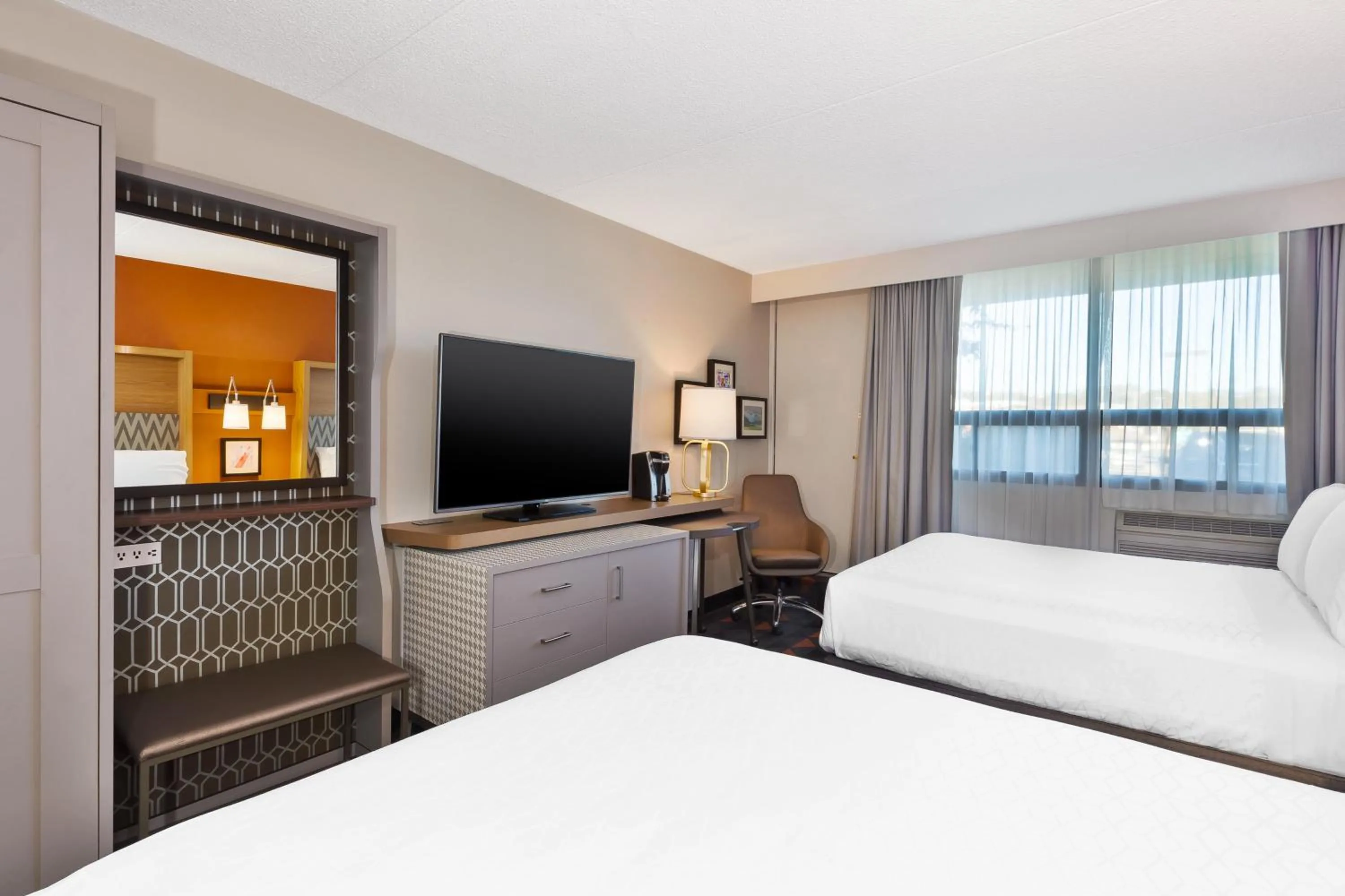 Photo of the whole room, Bed in Holiday Inn St Johns by IHG