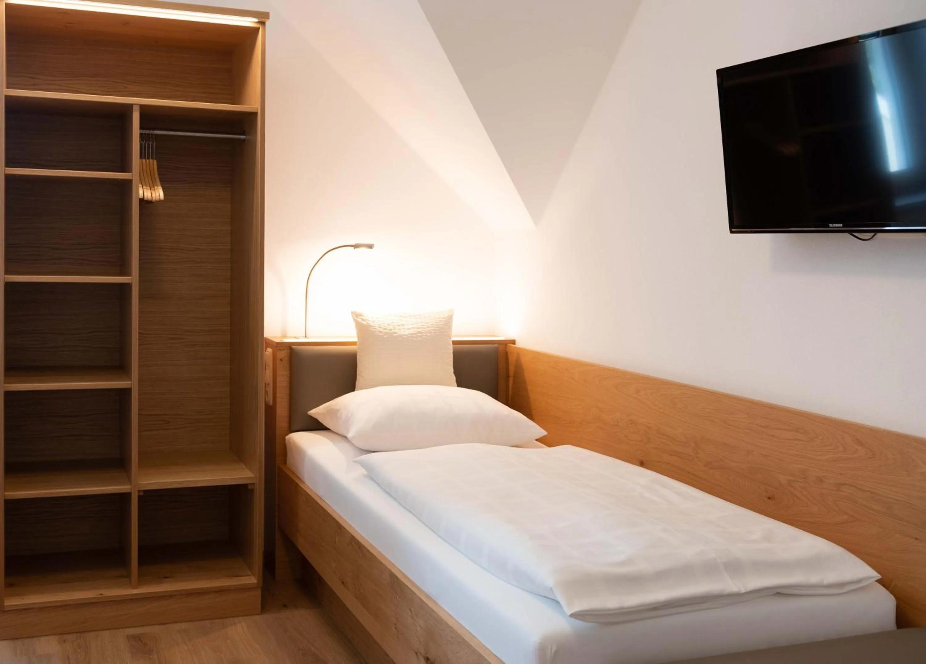 Bed in Hotel Gasthof Rosenwirt