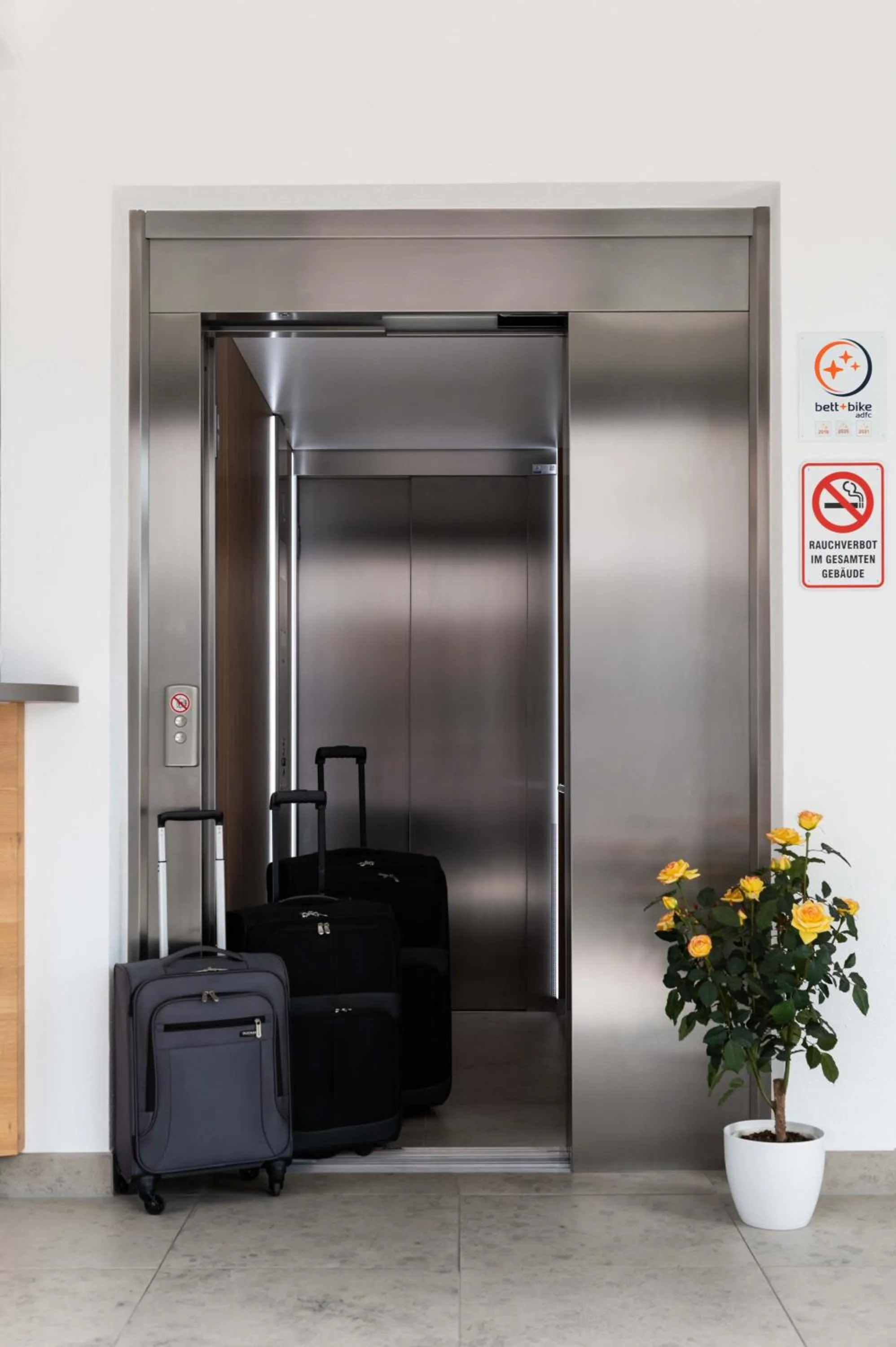 elevator in Hotel Gasthof Rosenwirt