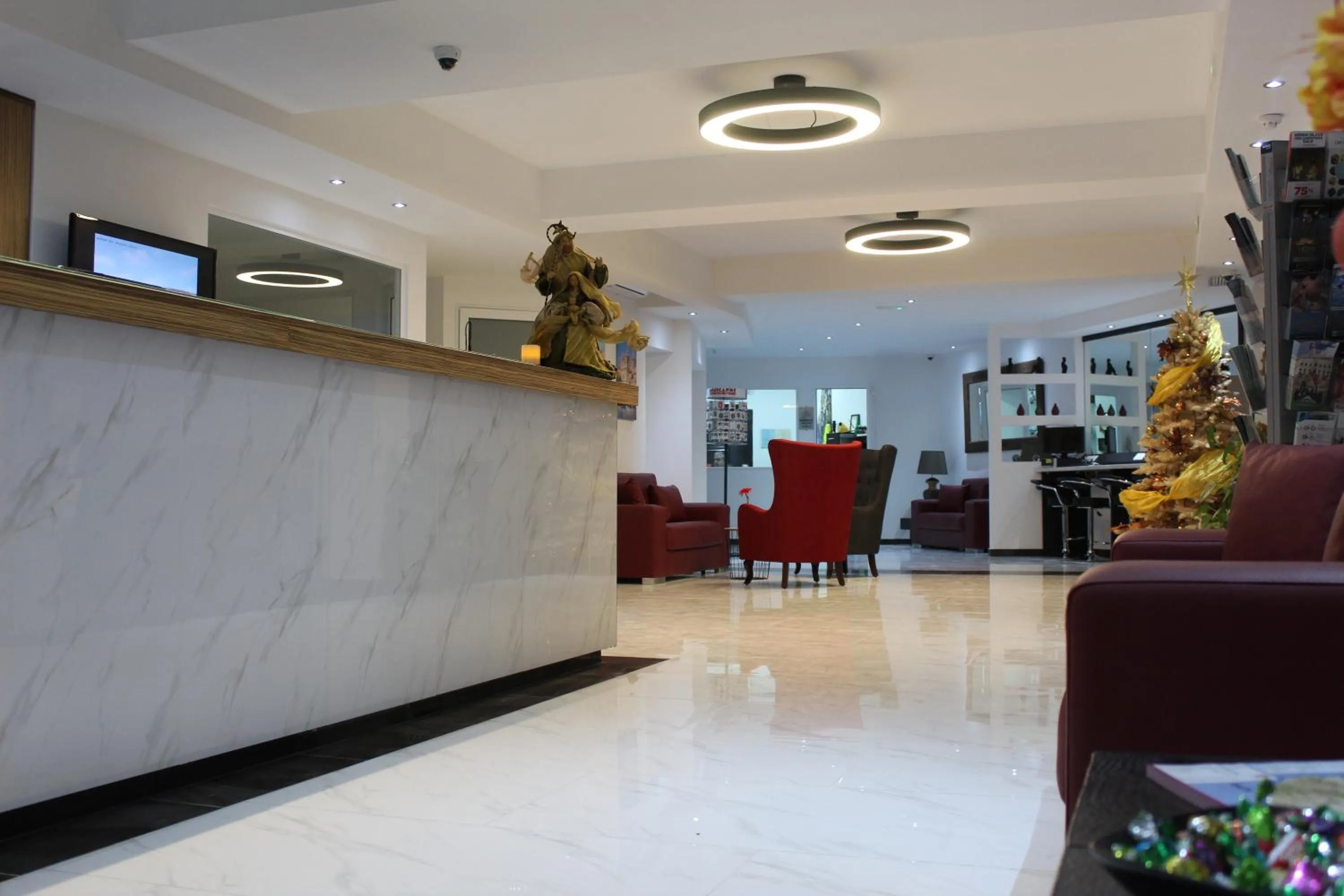 Lobby or reception in Dean Hamlet Hotel