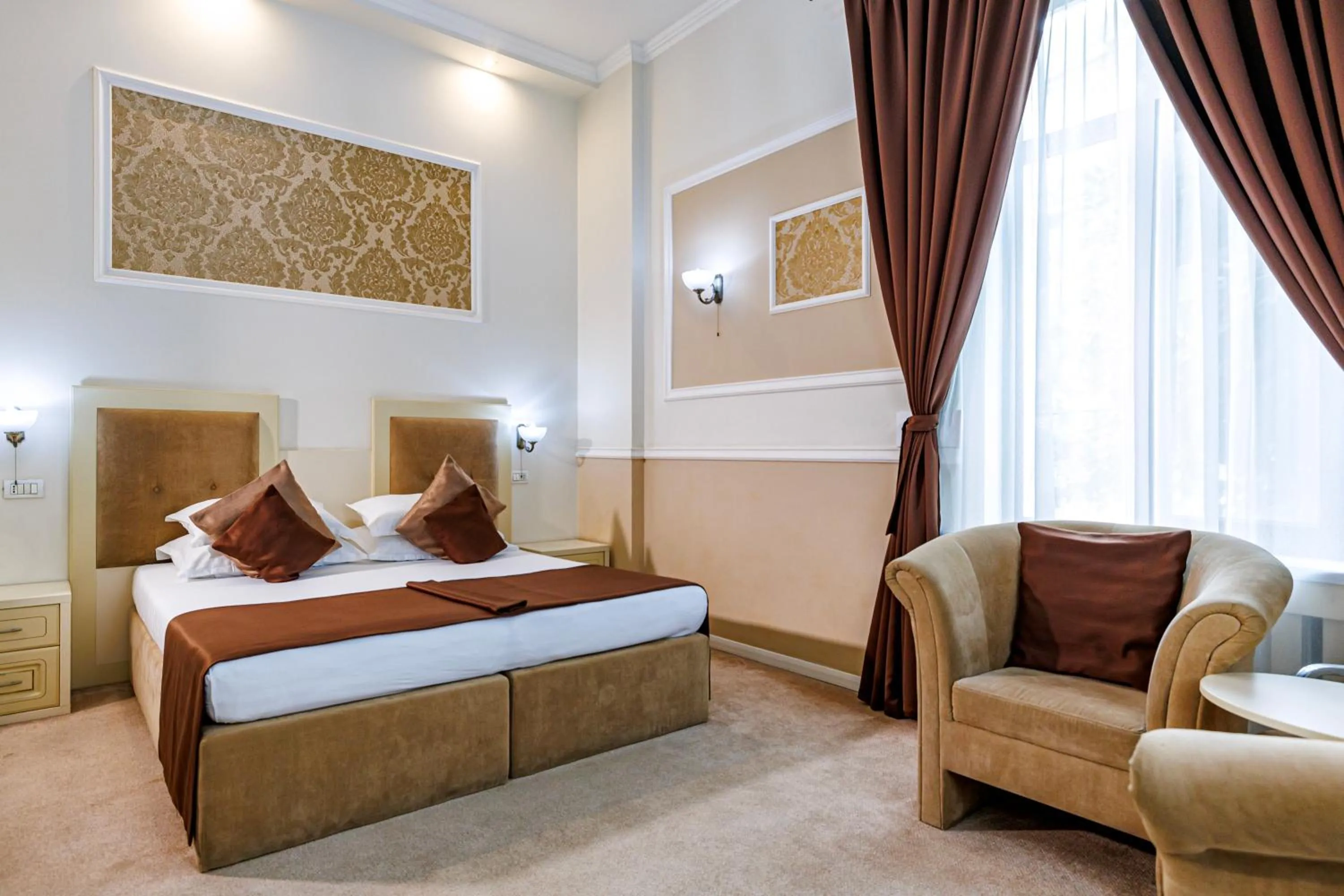 Bed in La Strada Boutique Villa