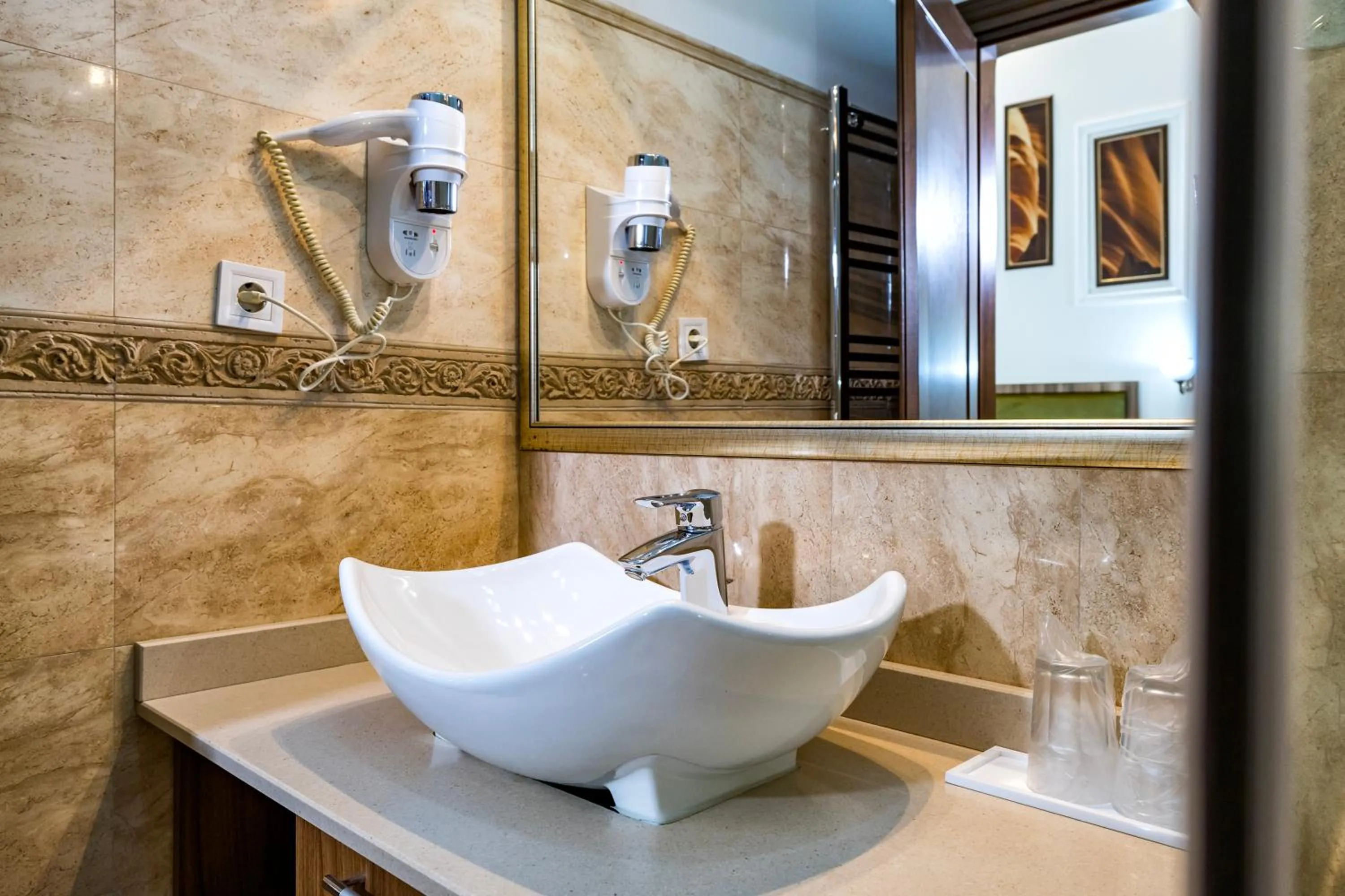 Shower in La Strada Boutique Villa