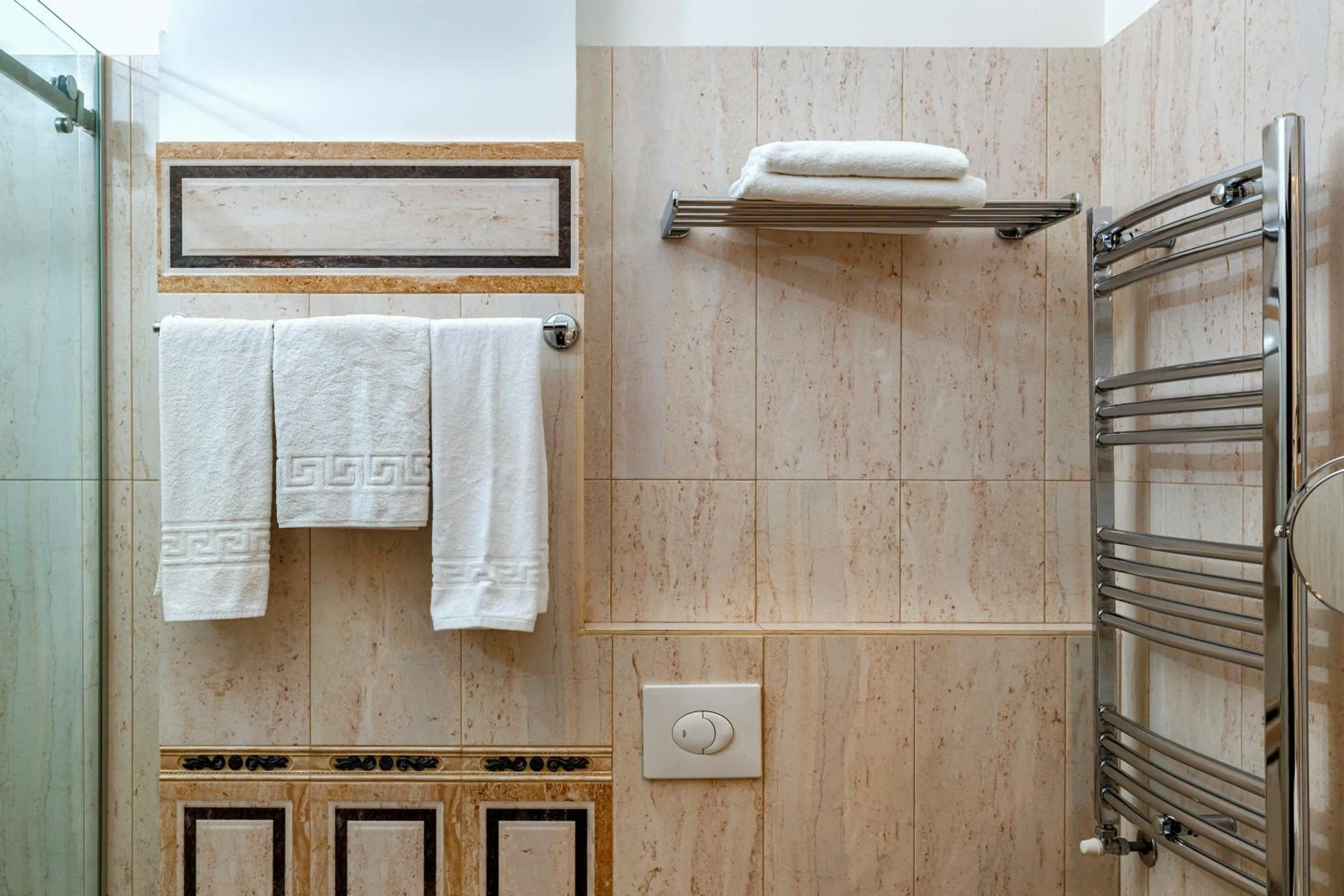 Shower in La Strada Boutique Villa