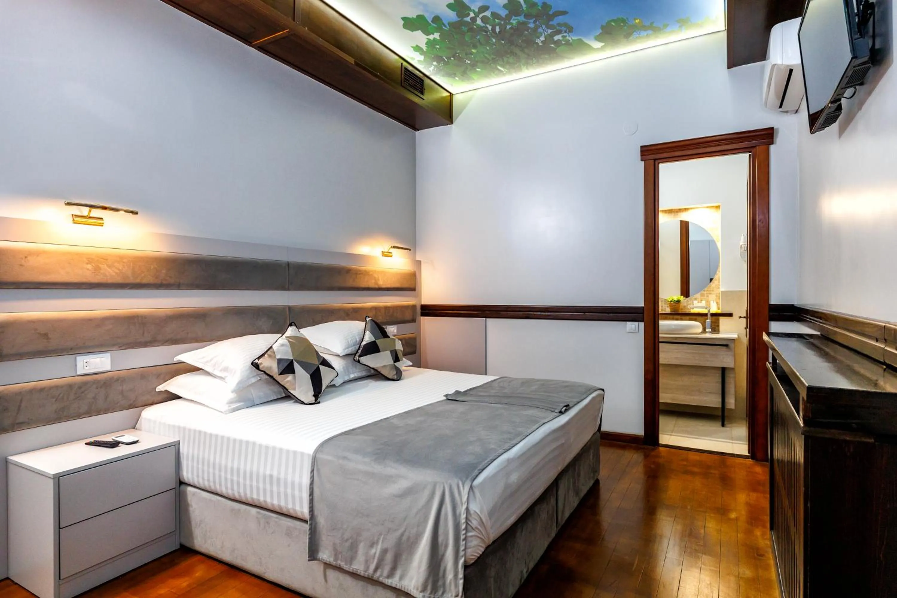 Photo of the whole room, Bed in La Strada Boutique Villa