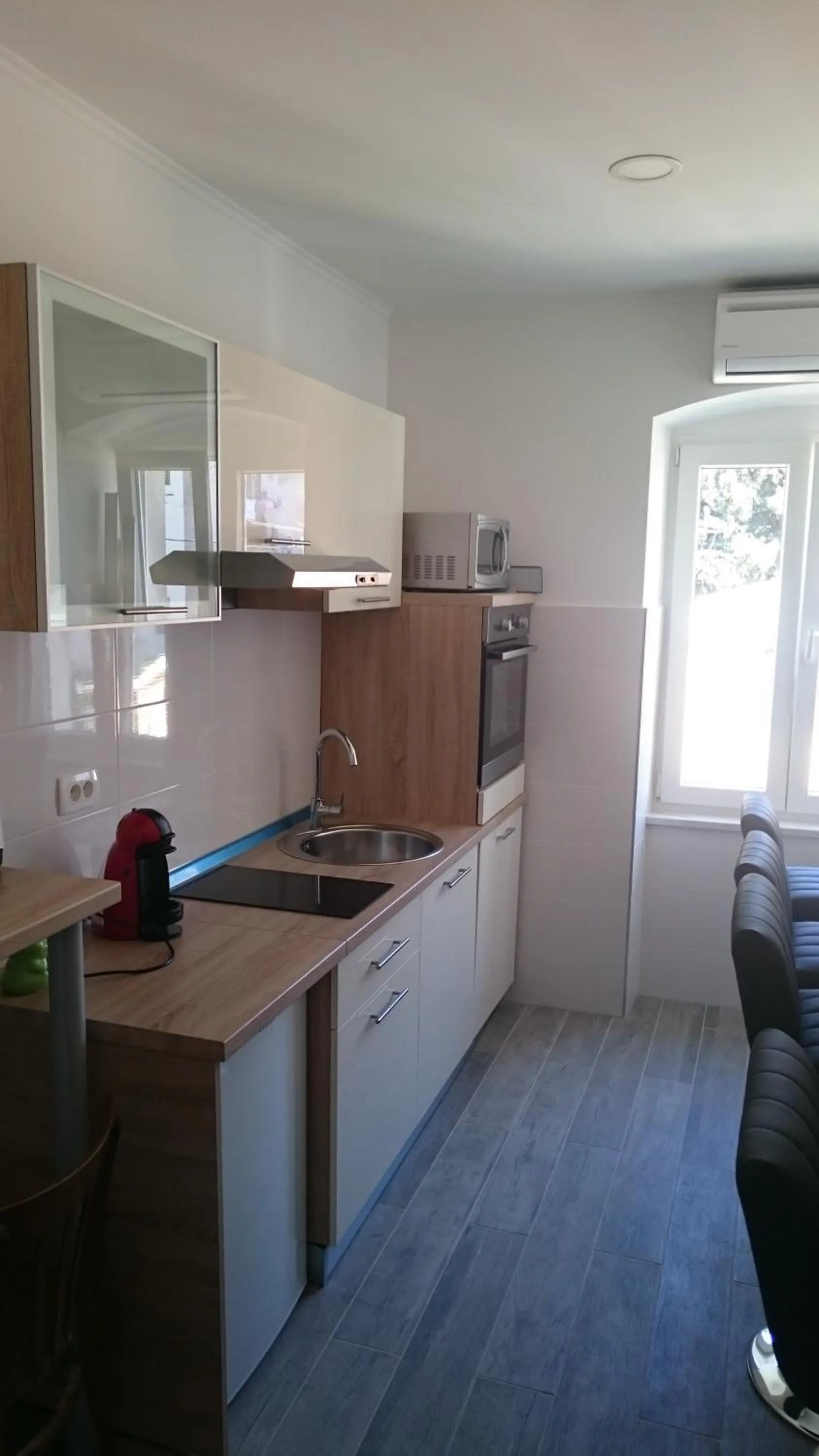 Communal lounge/ TV room in Nirvana rooms Split