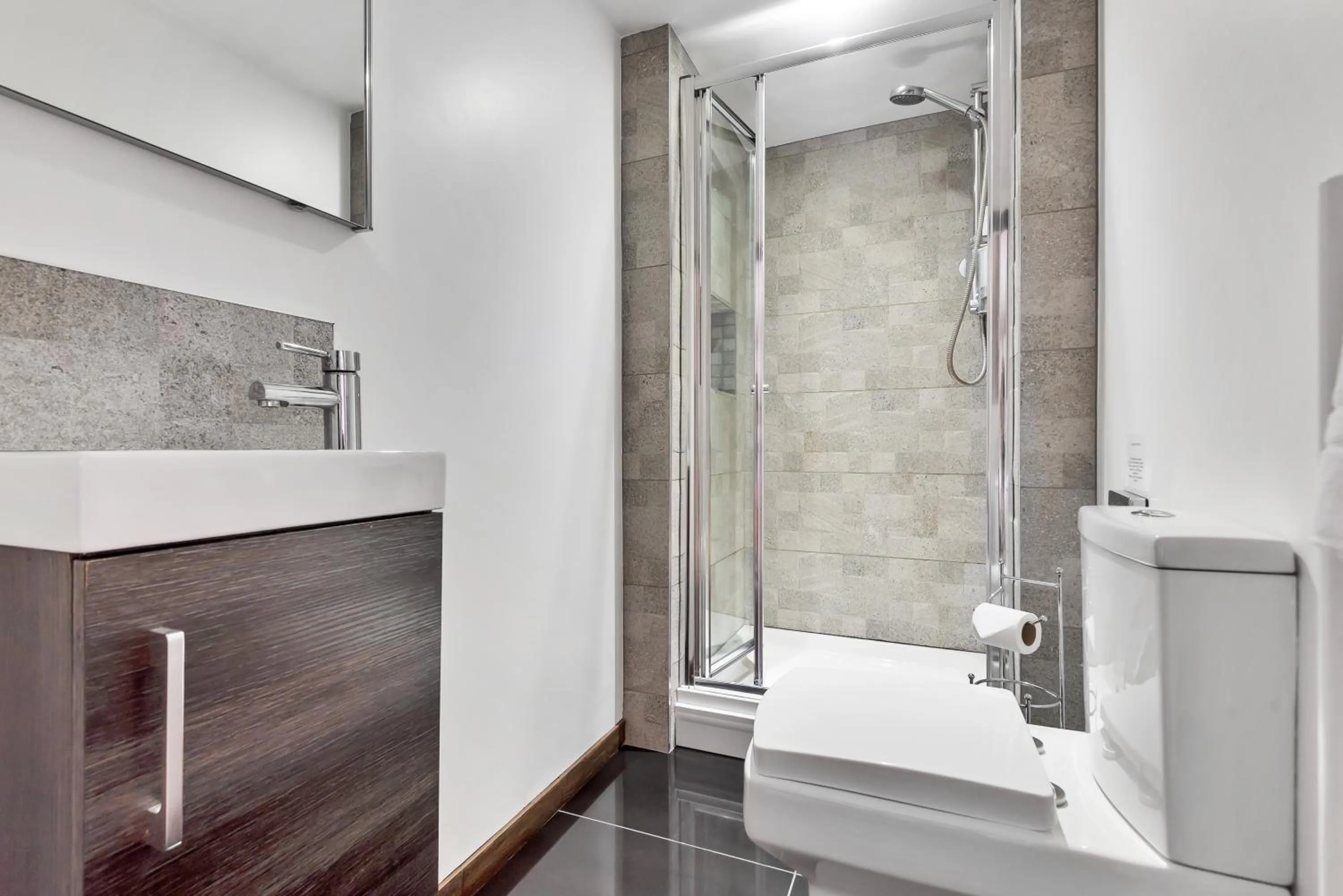 Bathroom in Hamble Retreat Studios and Lodge