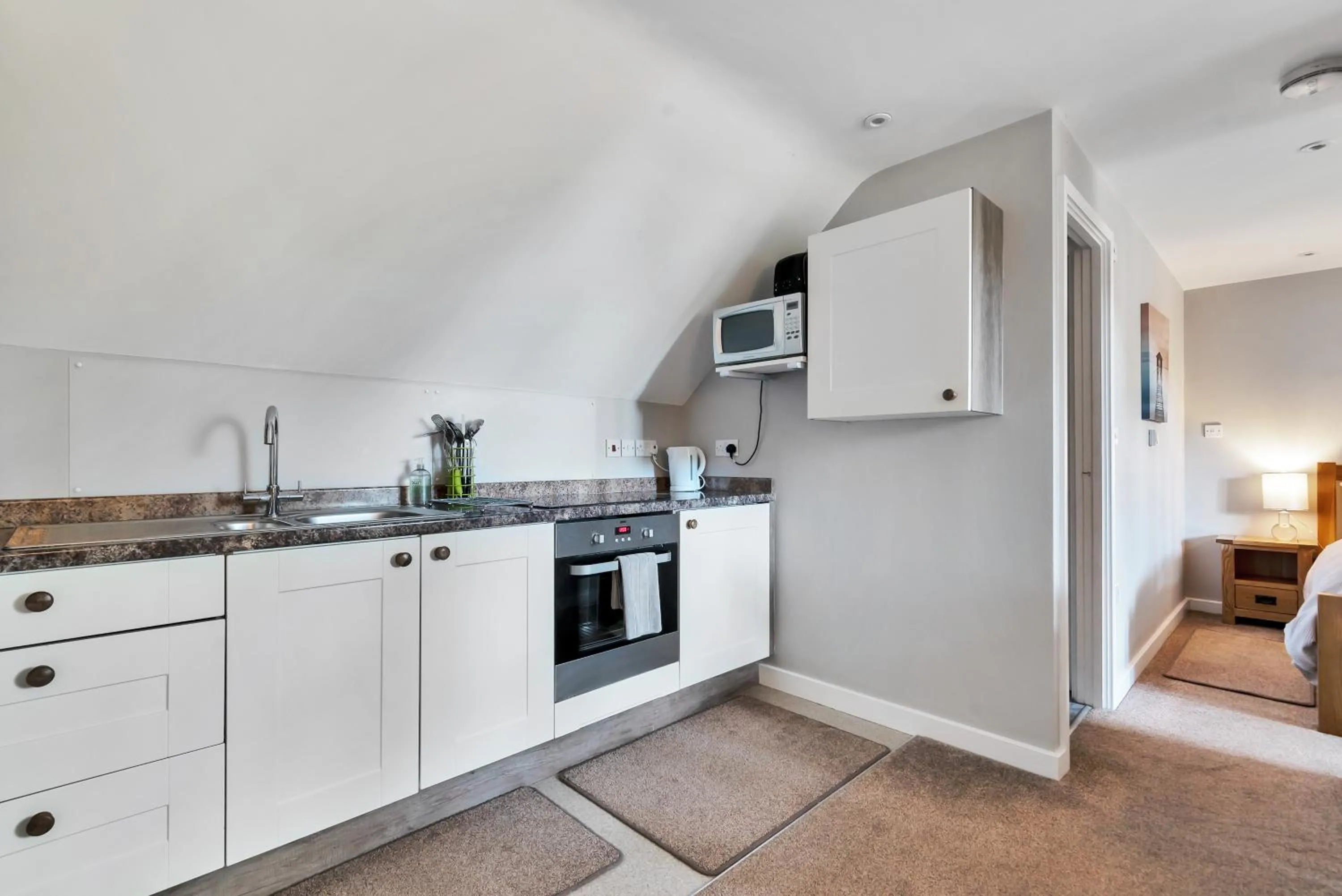 Kitchen or kitchenette in Hamble Retreat Studios and Lodge