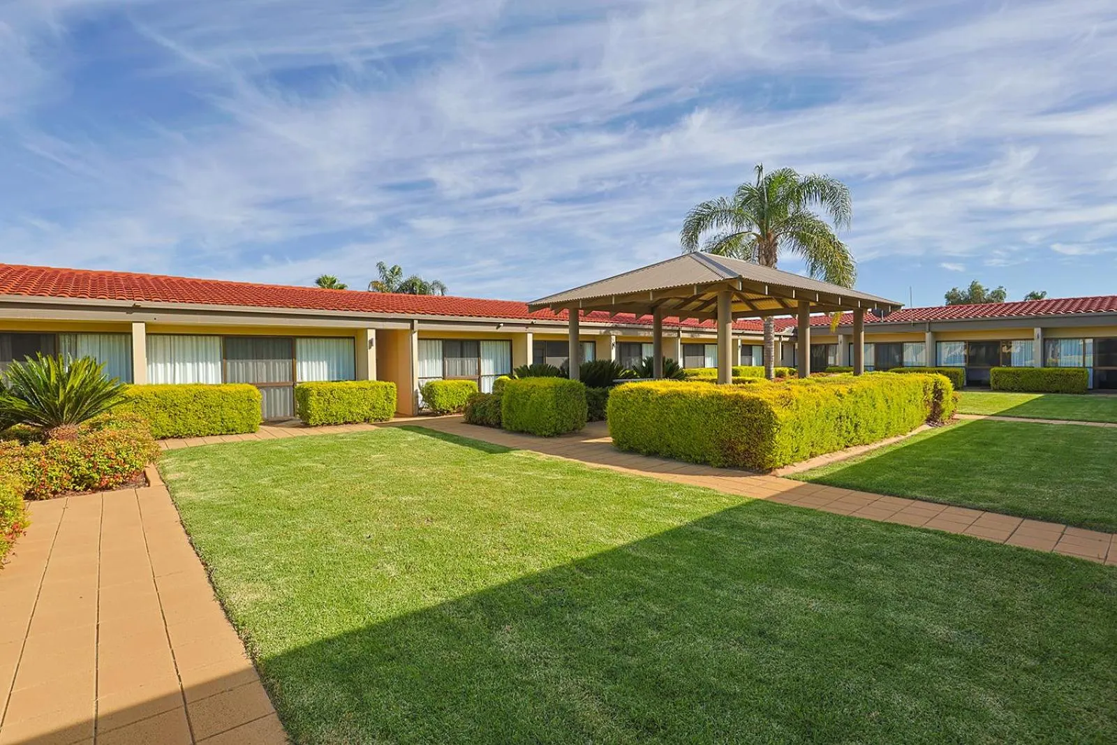 Garden in Comfort Inn Deakin Palms