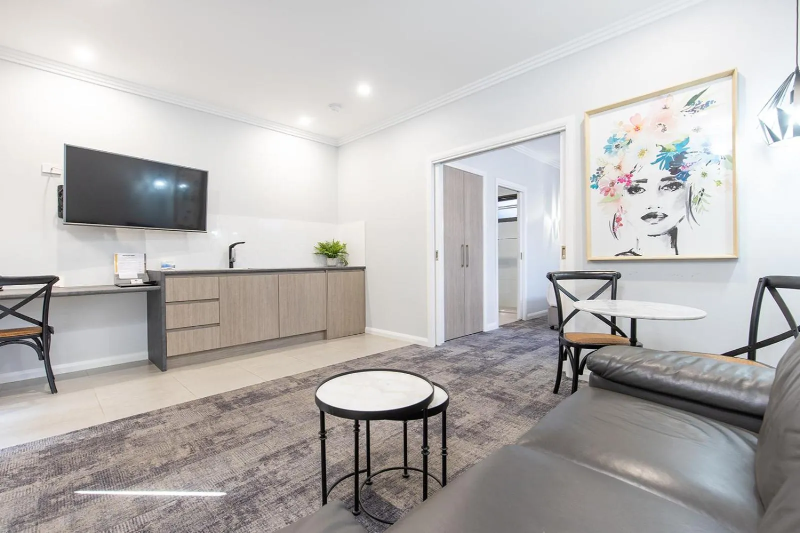 Living room in Comfort Inn Deakin Palms