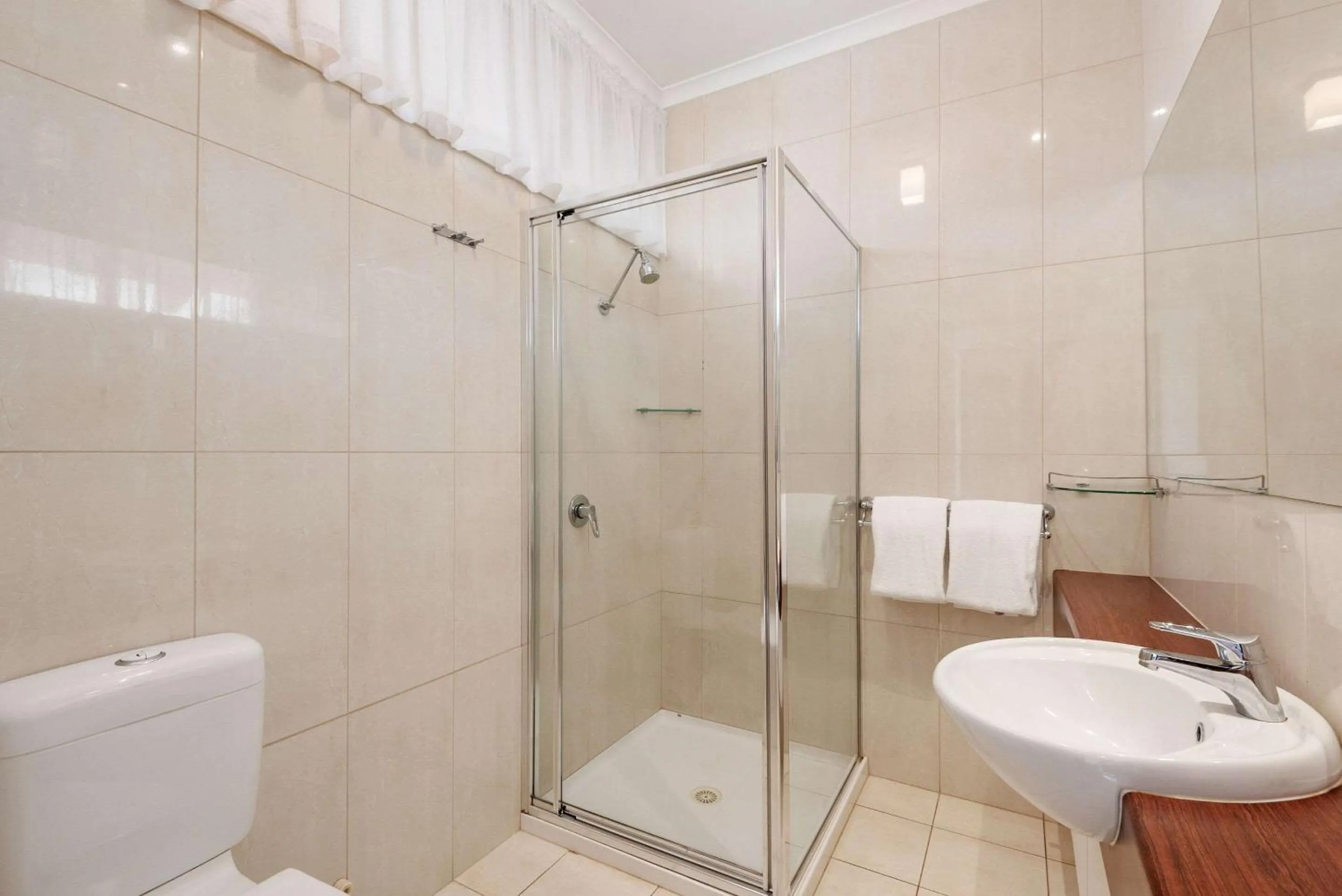 Bedroom in Comfort Inn Deakin Palms