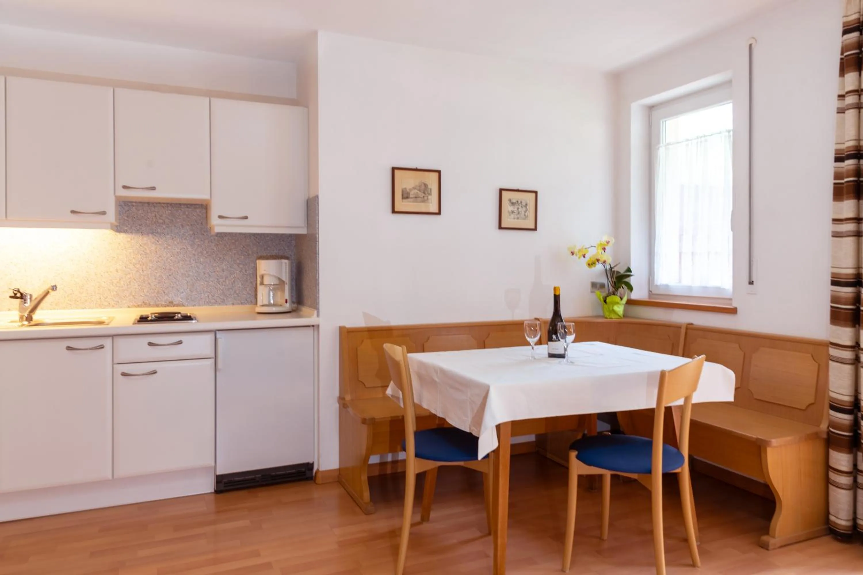 Kitchen or kitchenette in Gästehaus Thaler