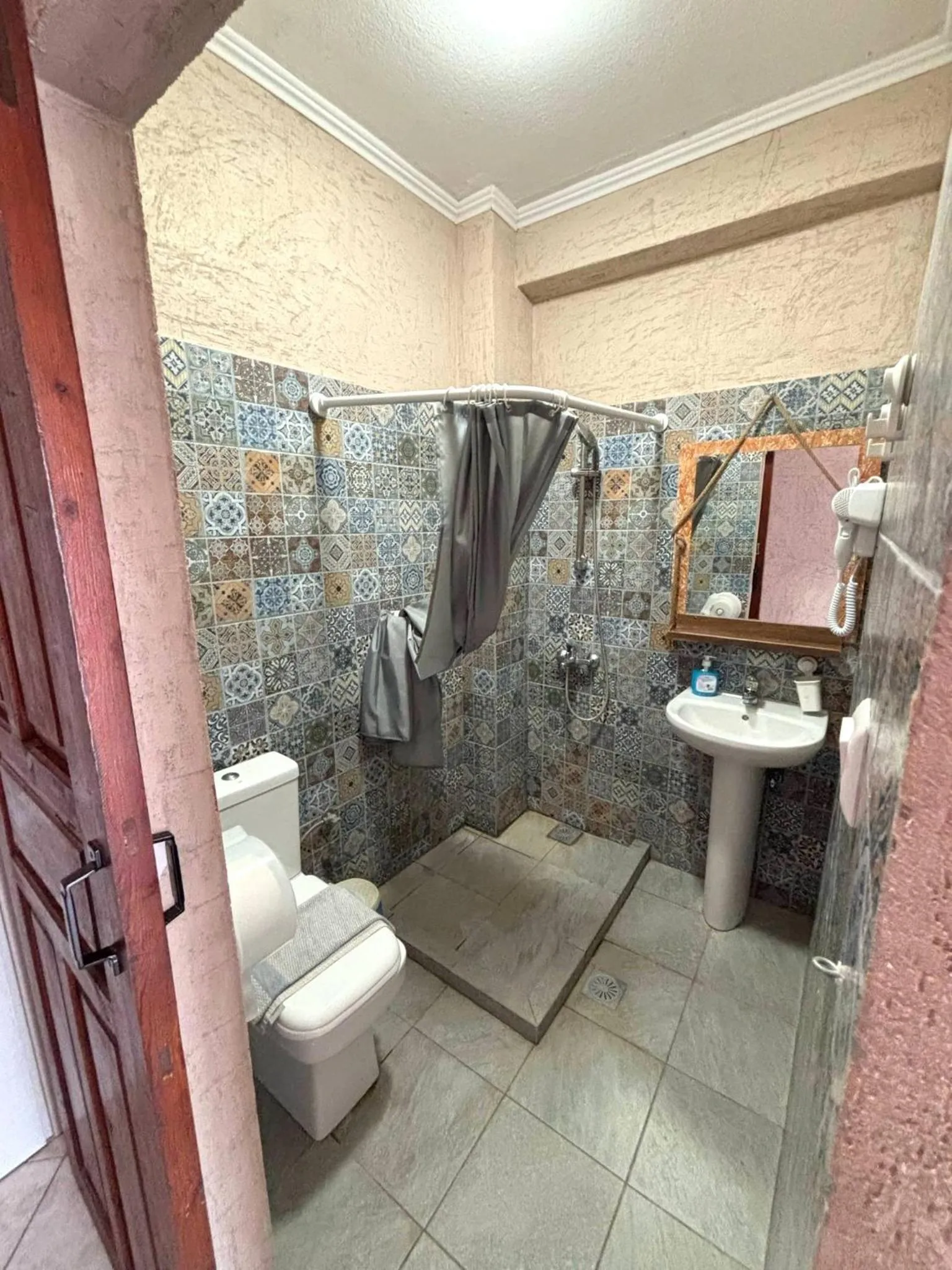 Shower in Artemis Studios & Apartments