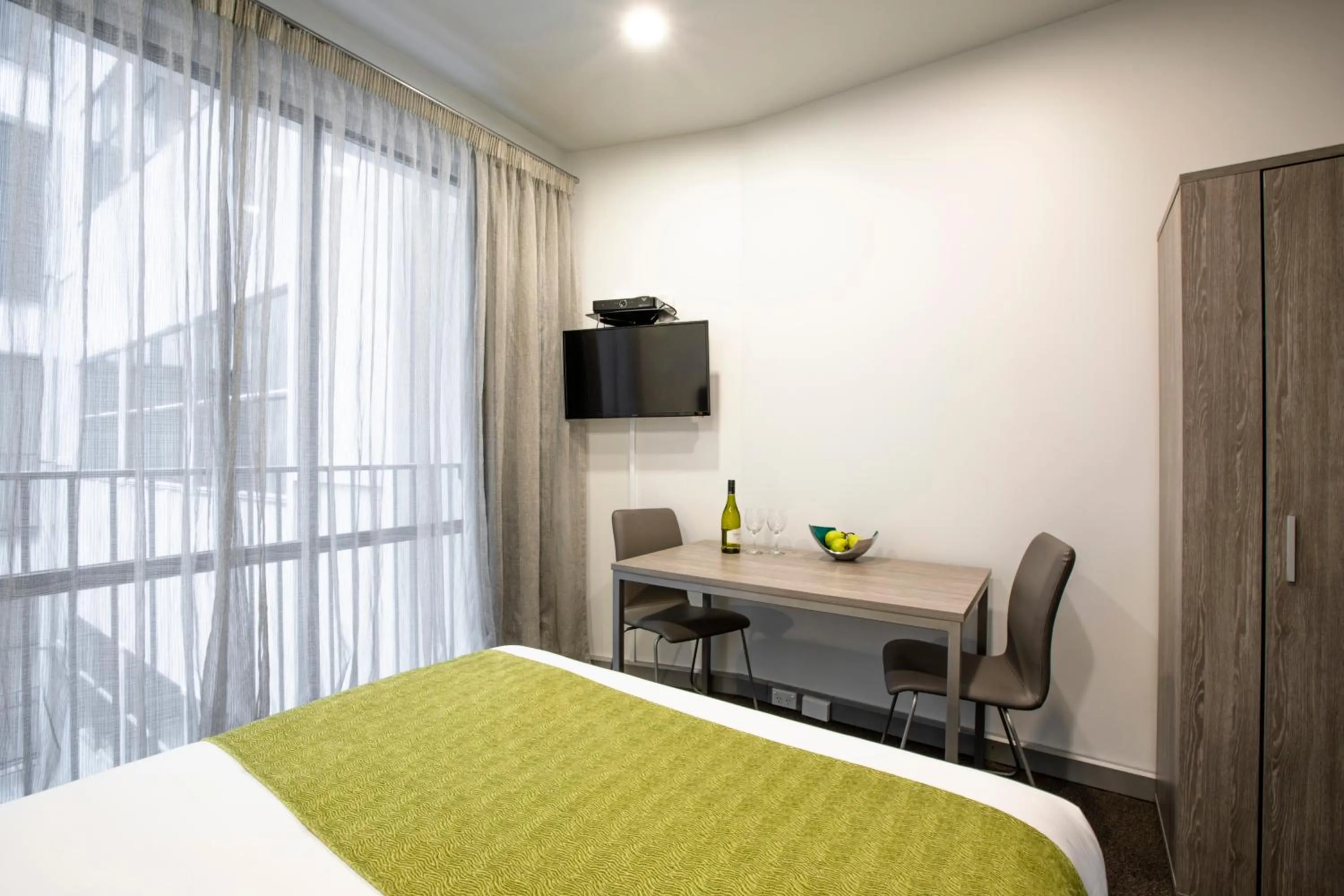 TV and multimedia, Bed in Quest Atrium Apartment Hotel