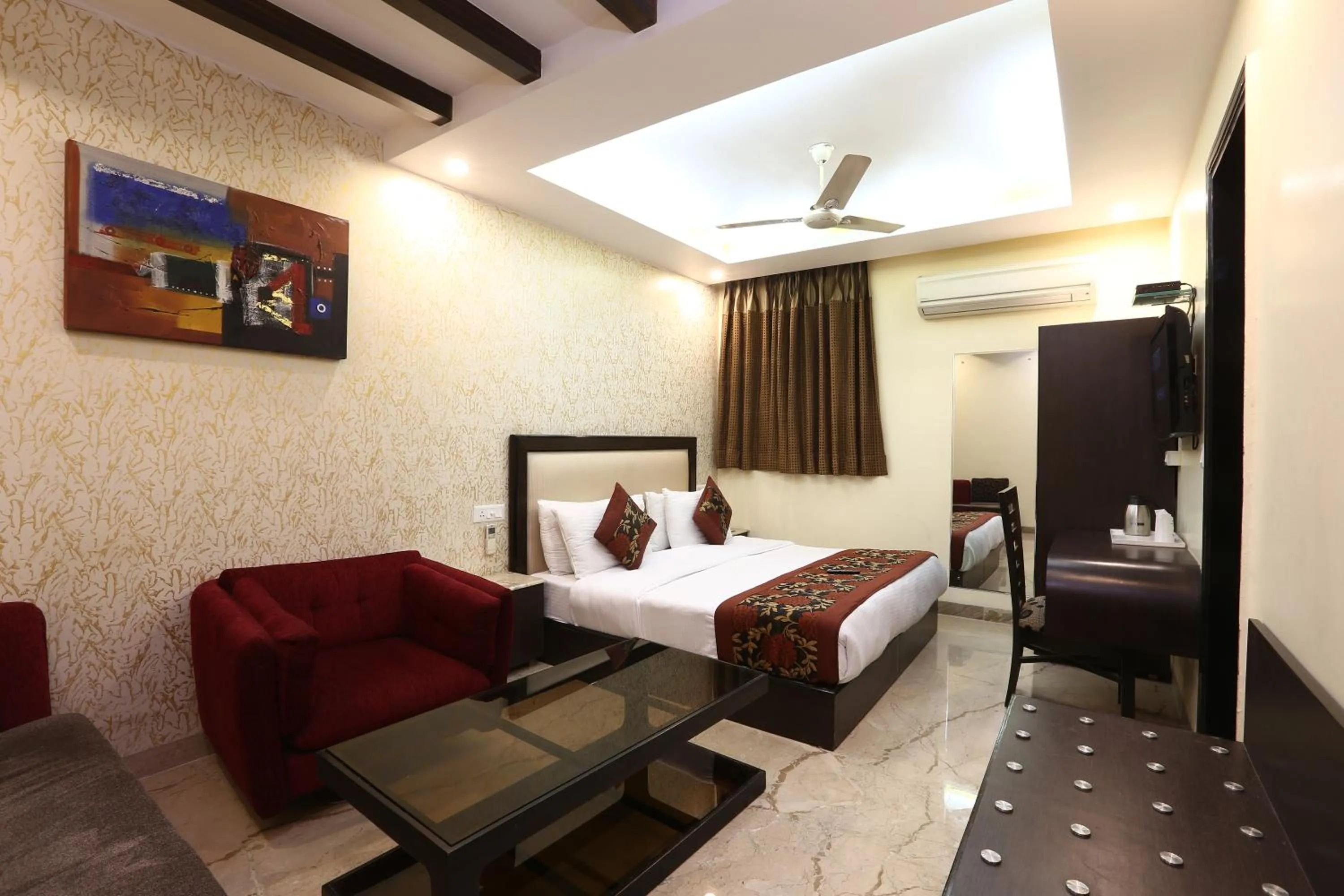 Bedroom, Bed in Hotel Kingston Park near Ganga Ram Hospital