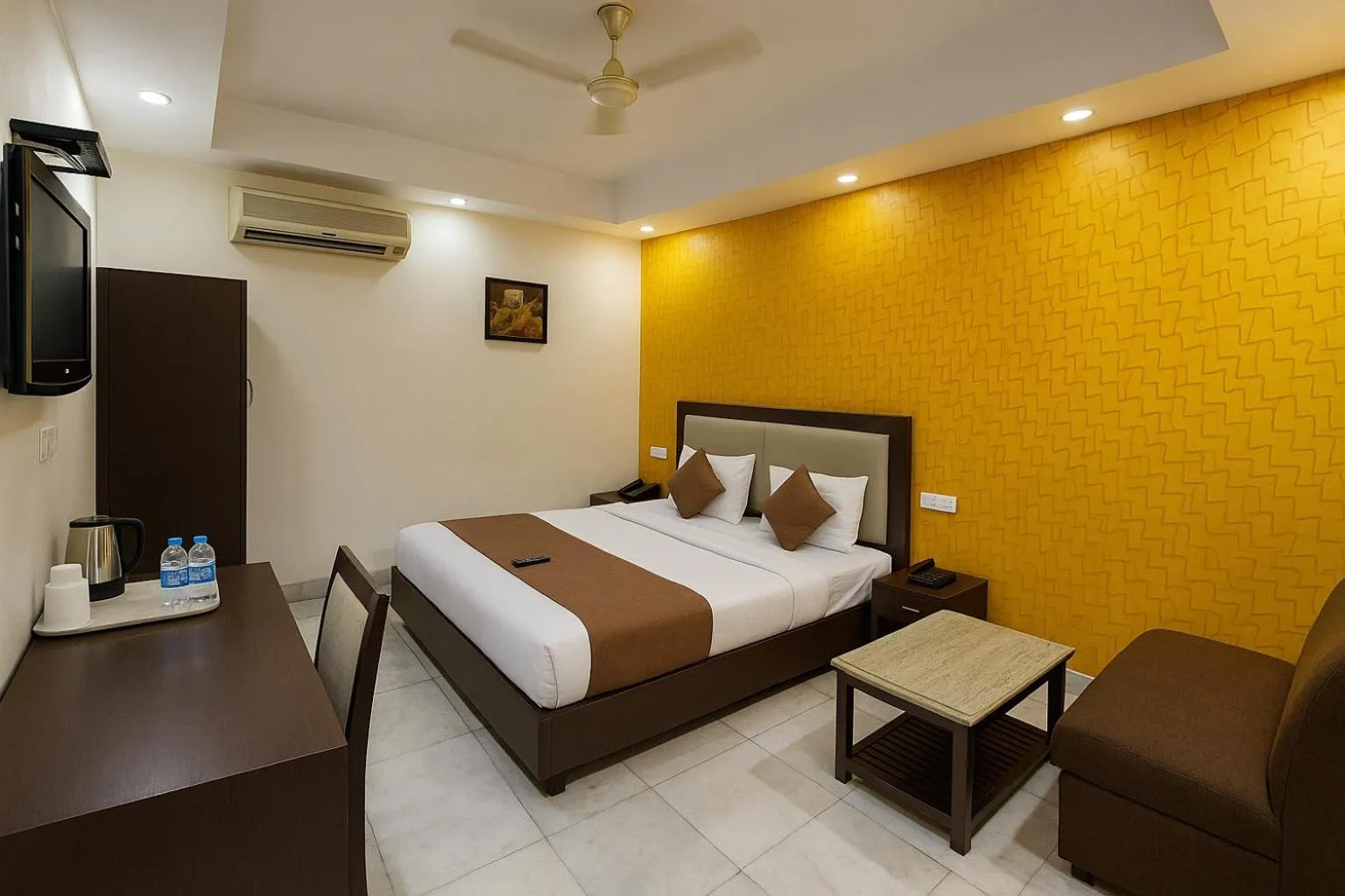 Hotel Kingston Park, Karol Bagh, New Delhi - 2 Mins from Metro