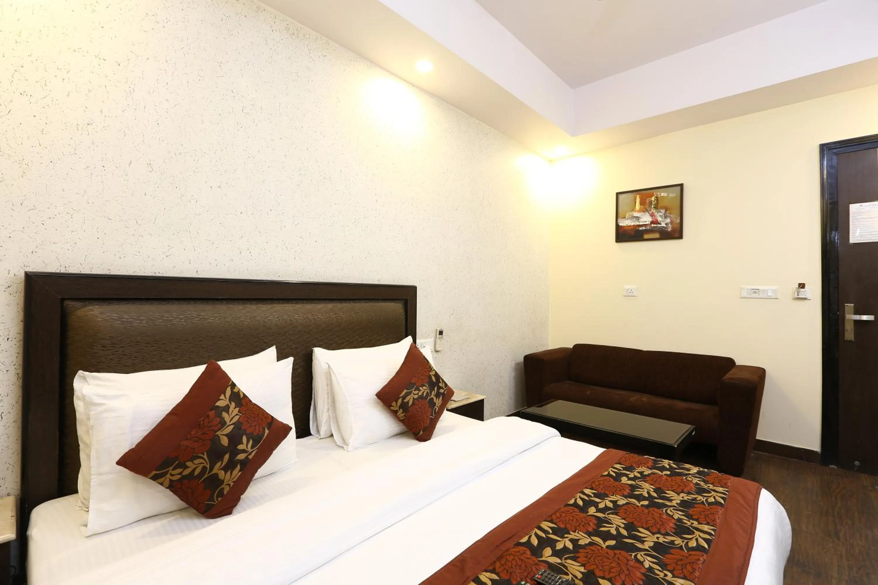 Bedroom, Bed in Hotel Kingston Park near Ganga Ram Hospital
