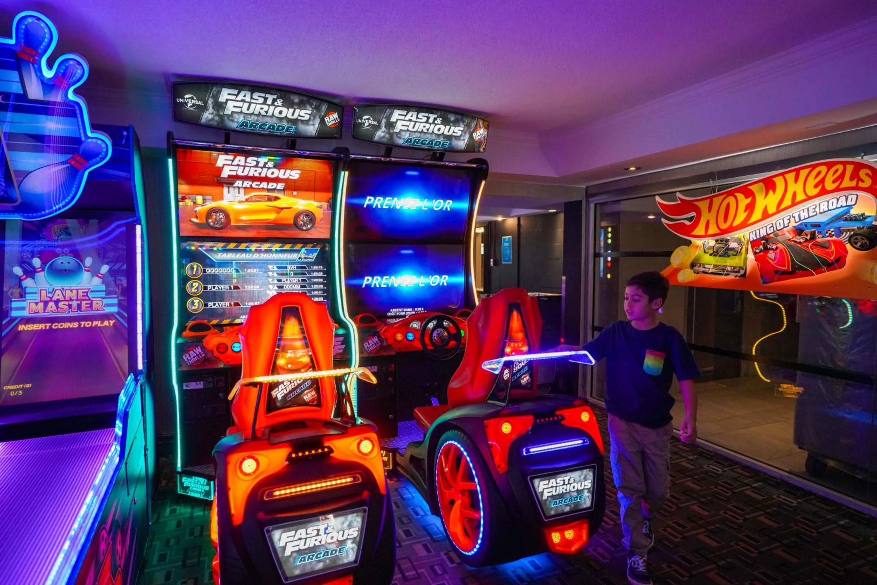 Children play ground in L'Hôtel Québec par JARO
