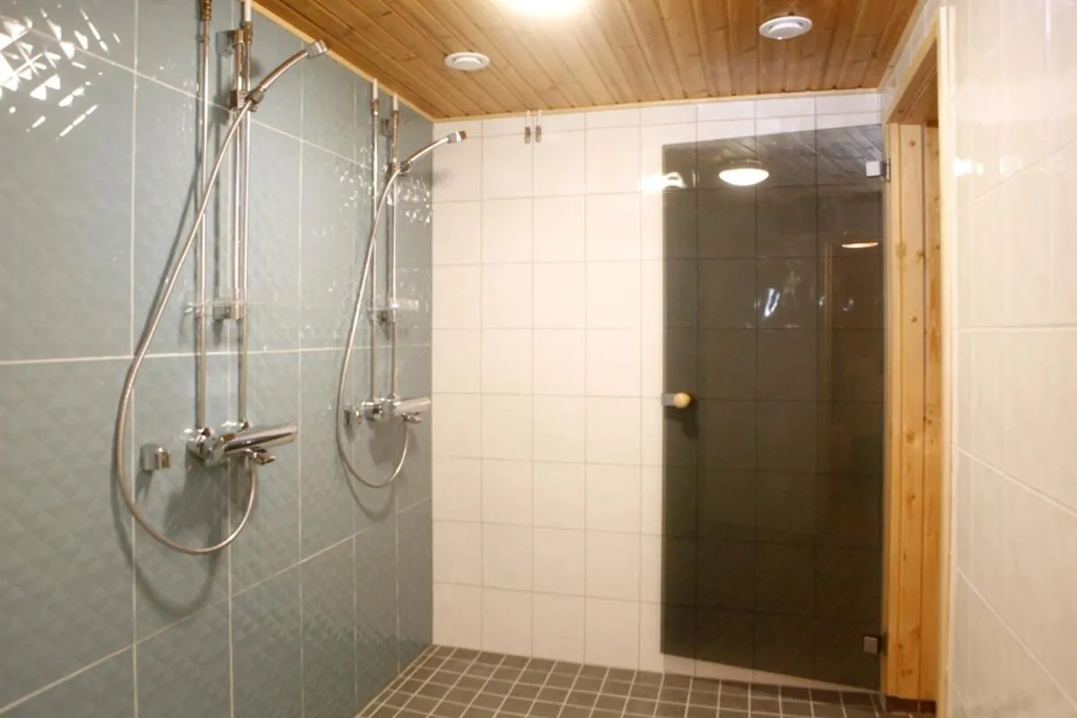 Shower in Hotelli Pogostan Hovi