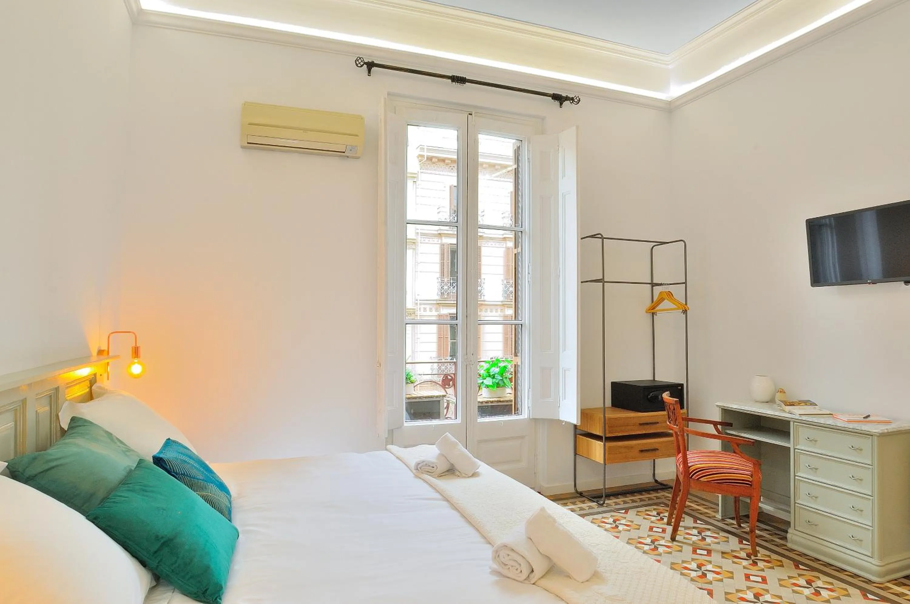 Photo of the whole room, Bed in Hostal Girona