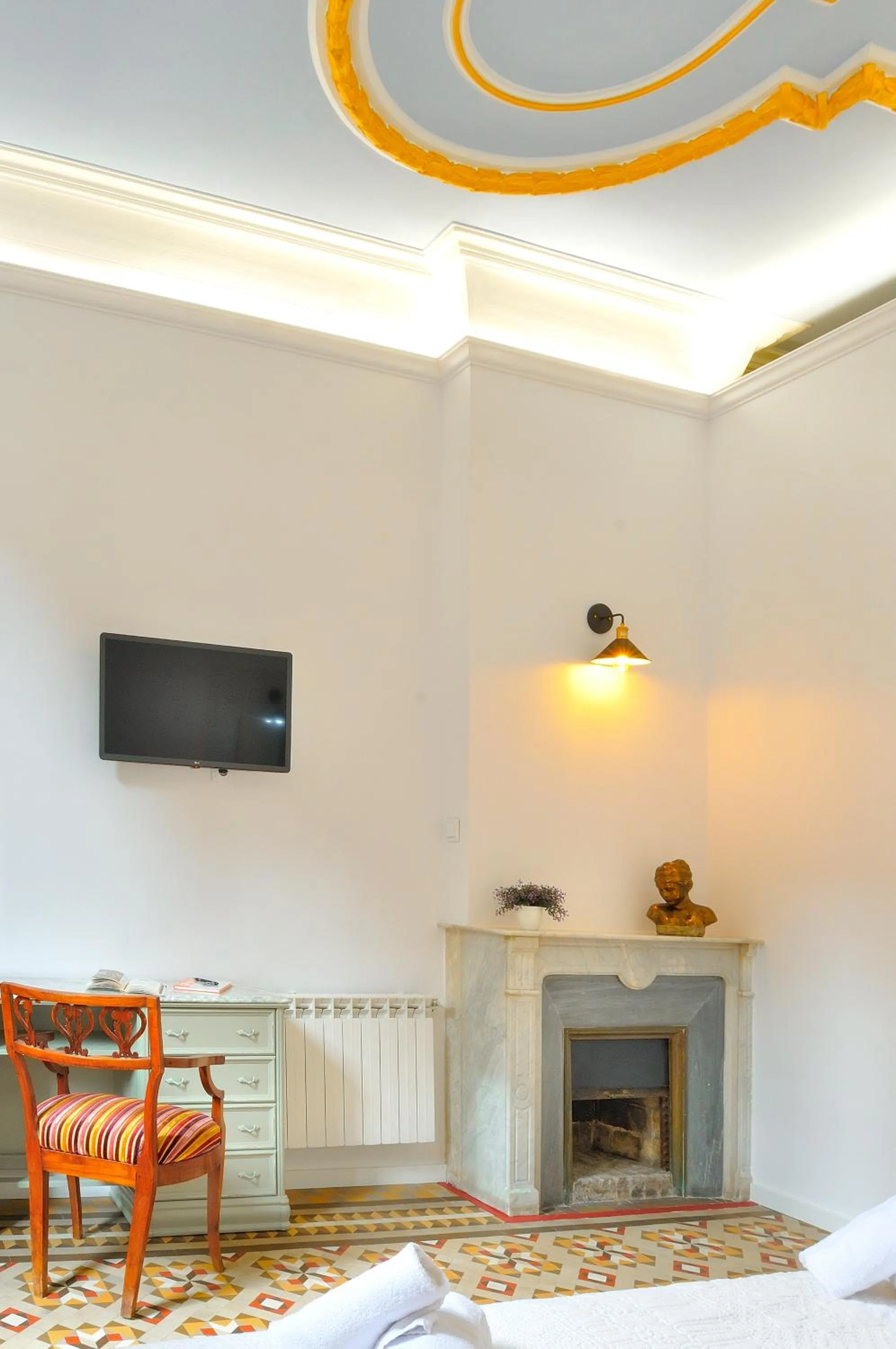 Decorative detail, Bed in Hostal Girona