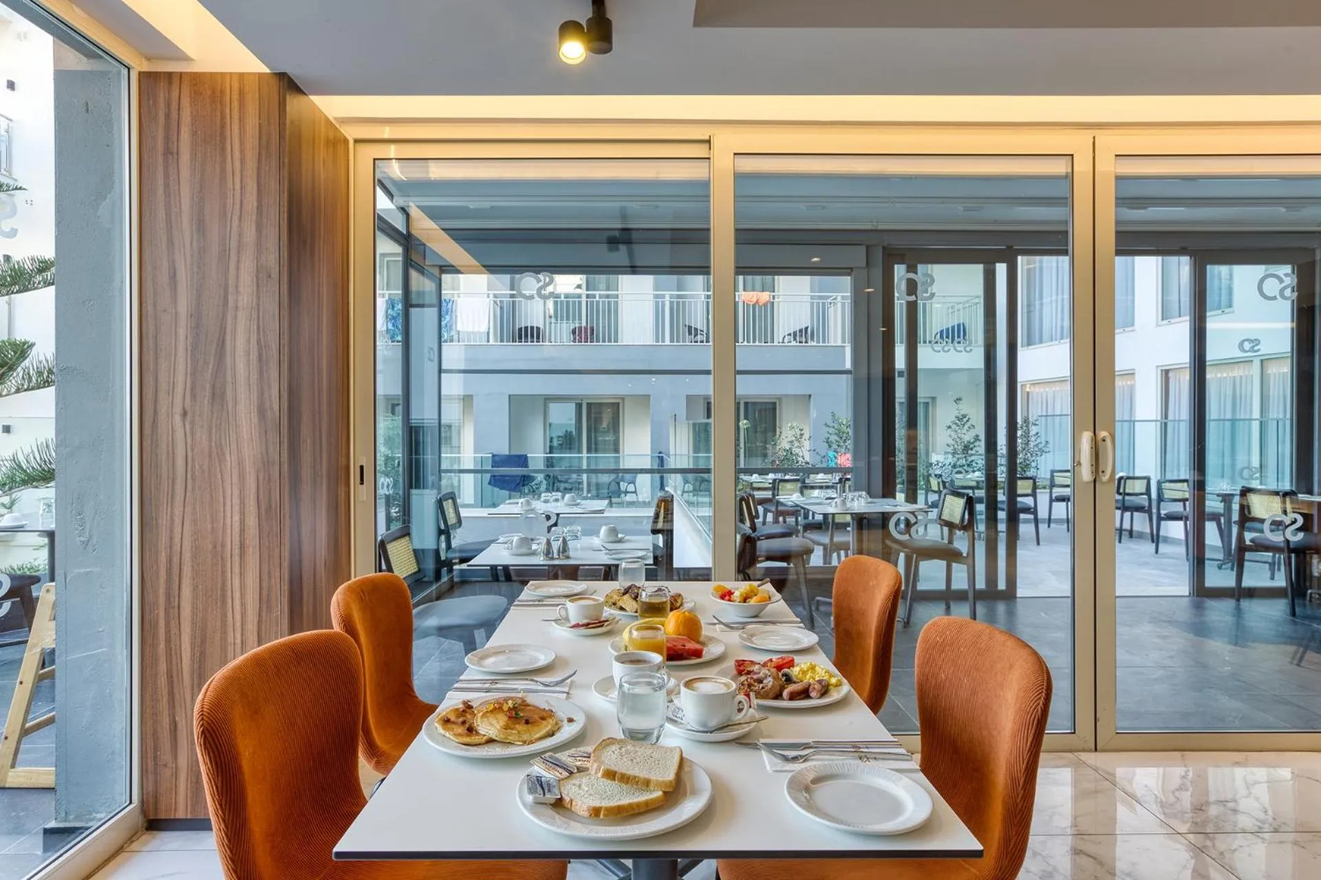 Restaurant/places to eat in Solana Hotel & Spa