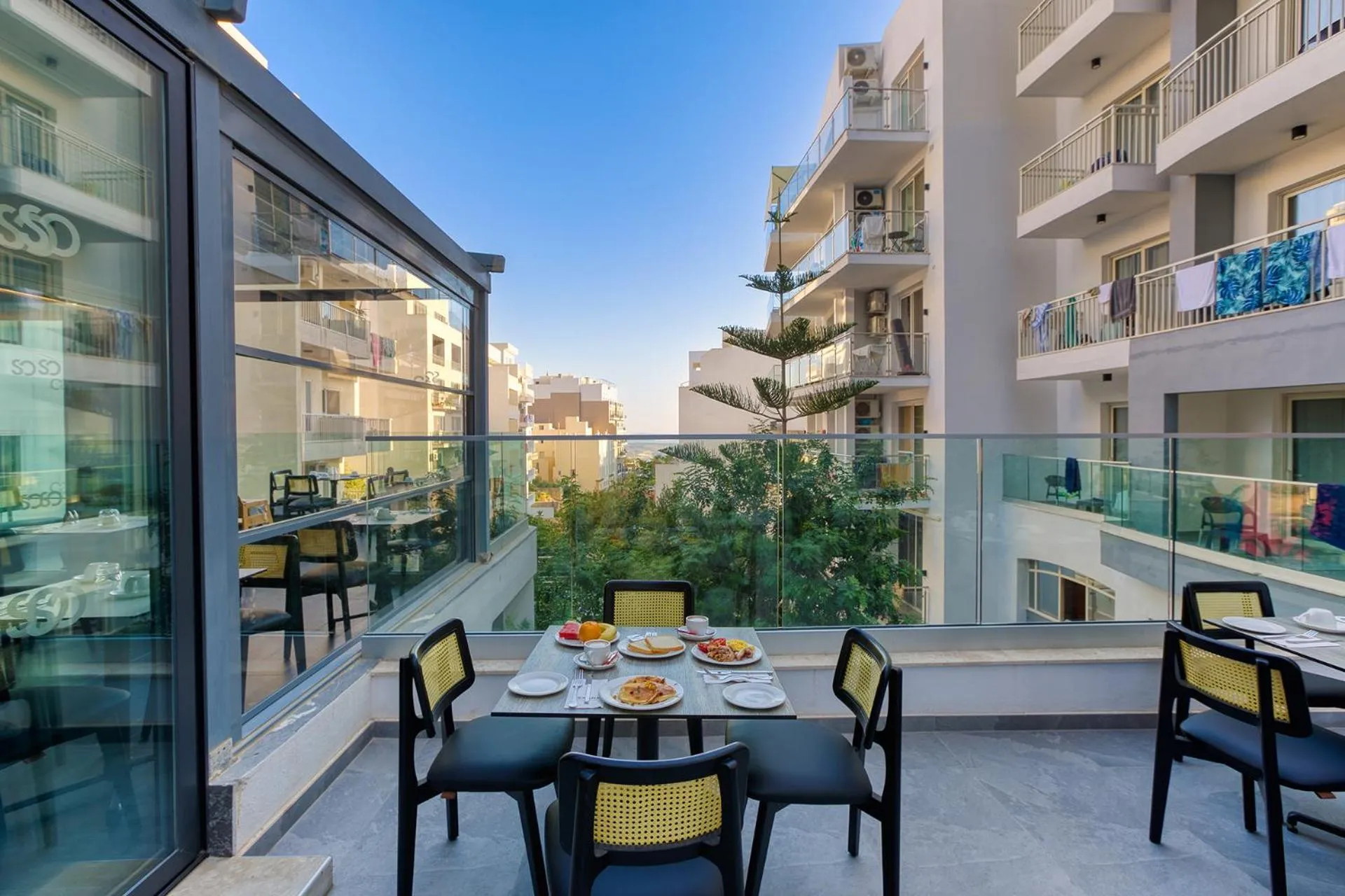 Restaurant/places to eat in Solana Hotel & Spa