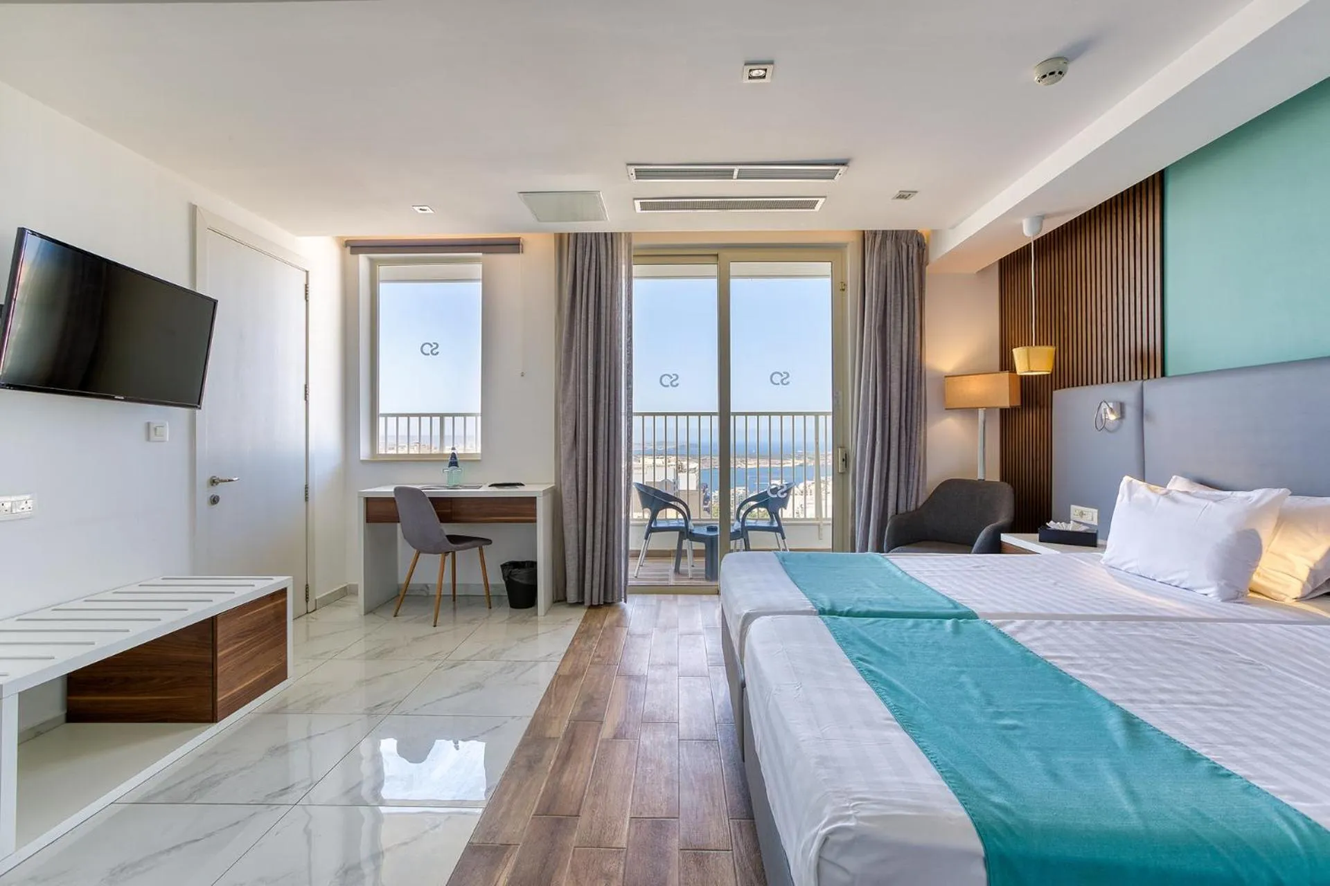 Photo of the whole room, Bed in Solana Hotel & Spa