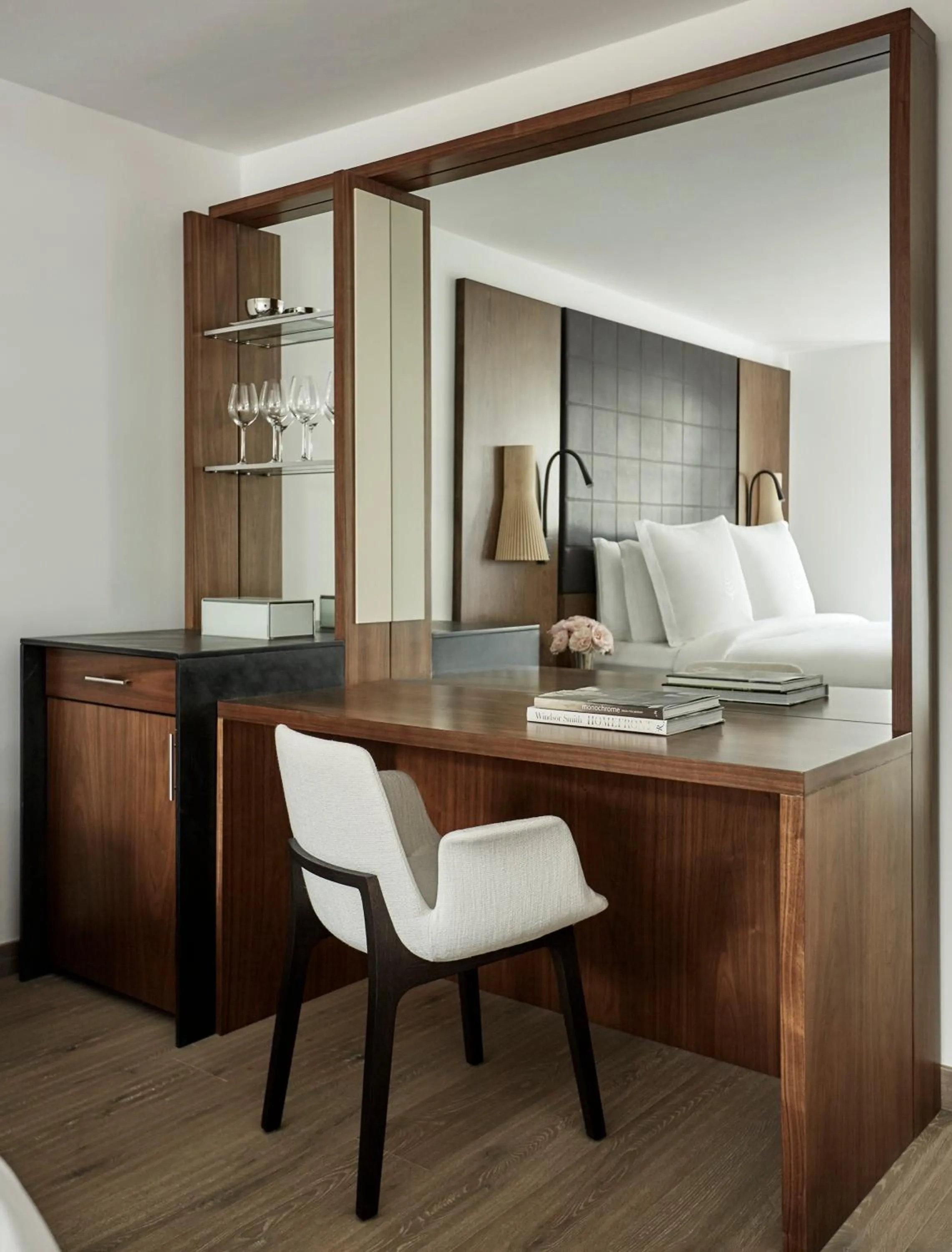 Seating area, Bed in Four Seasons Hotel Bogota