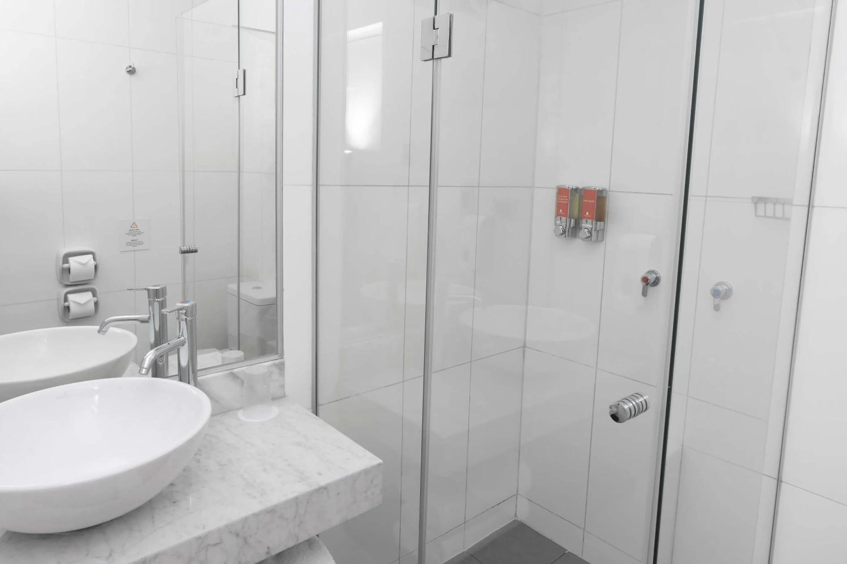 Shower in Casa Andina Standard Talara