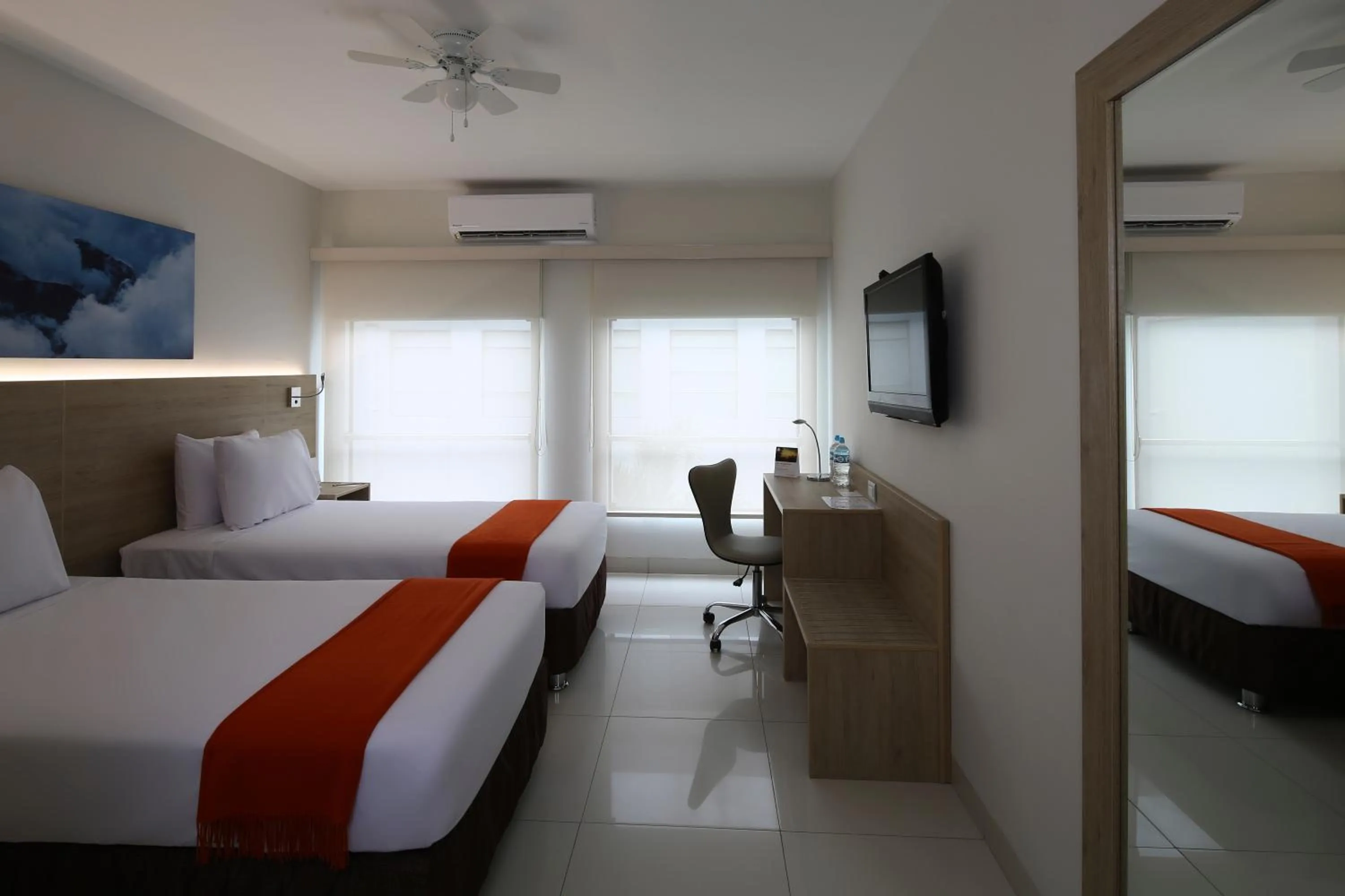 Shower, Bed in Casa Andina Standard Piura