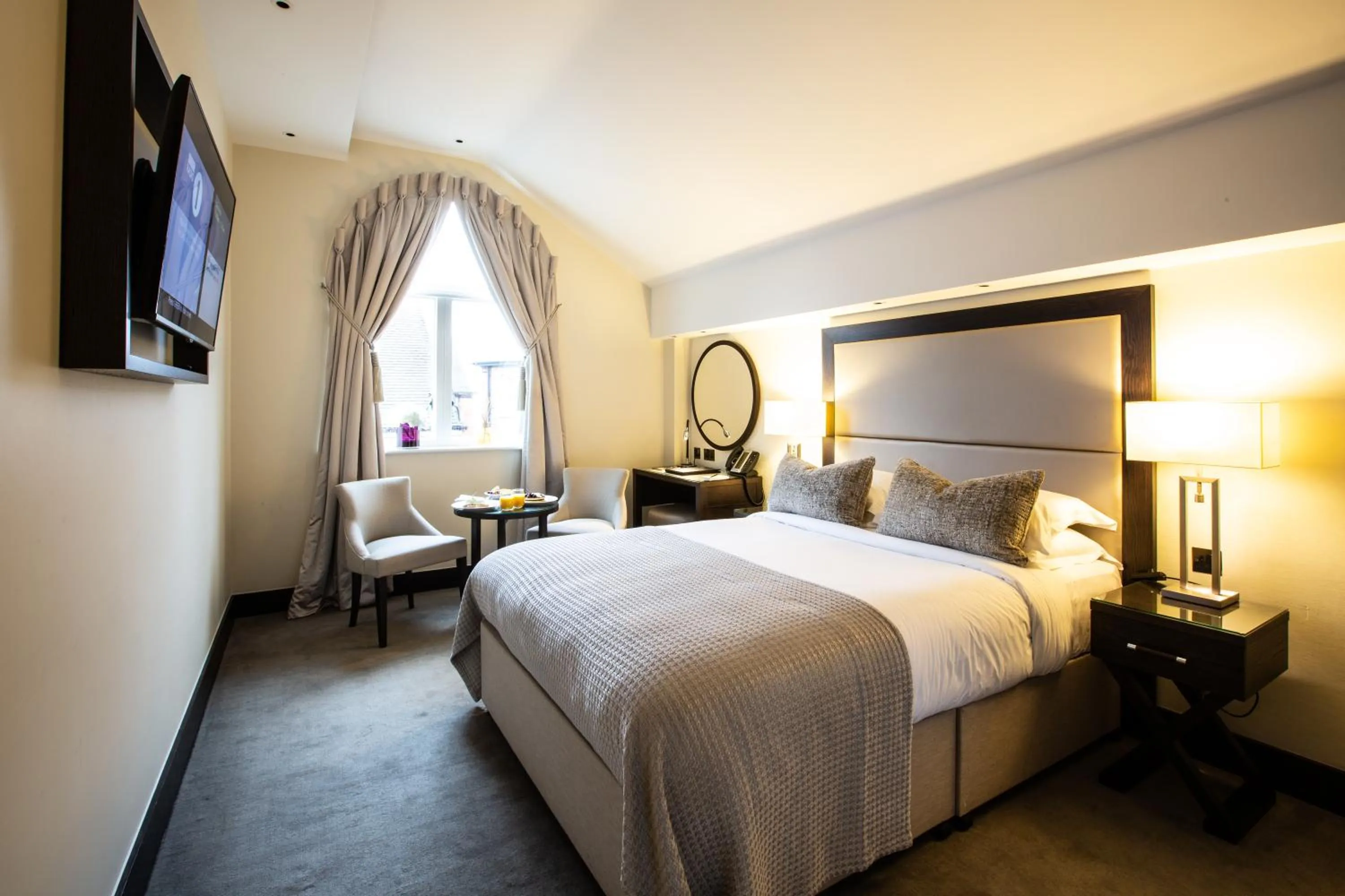 Bedroom, Bed in One Warwick Park Hotel