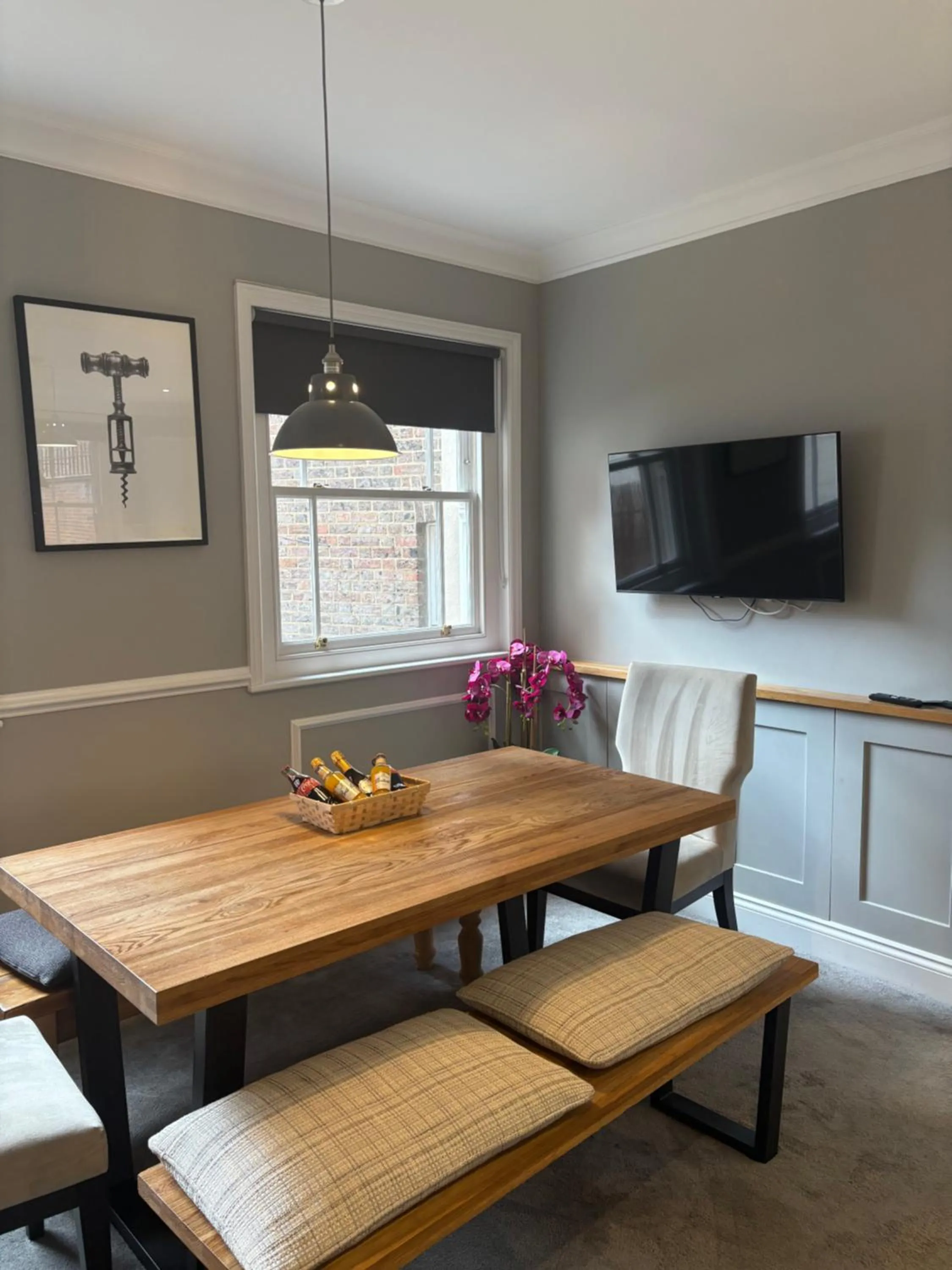 Dining area in One Warwick Park Hotel