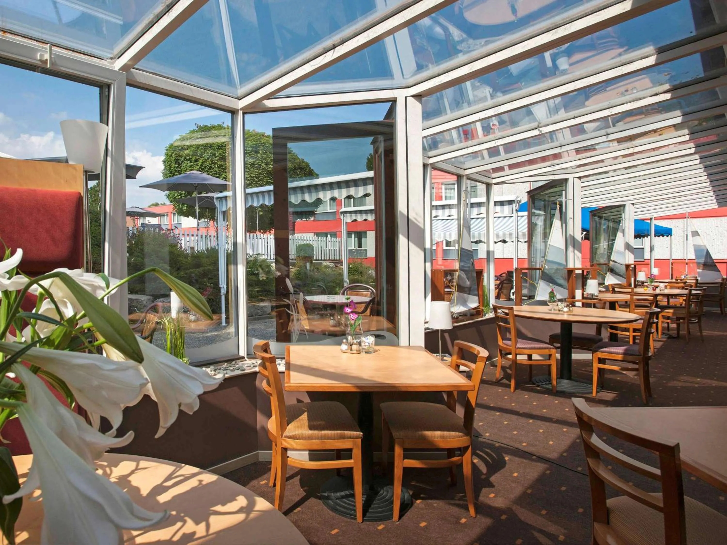 Restaurant/places to eat in ibis 3 Lacs Neuchâtel