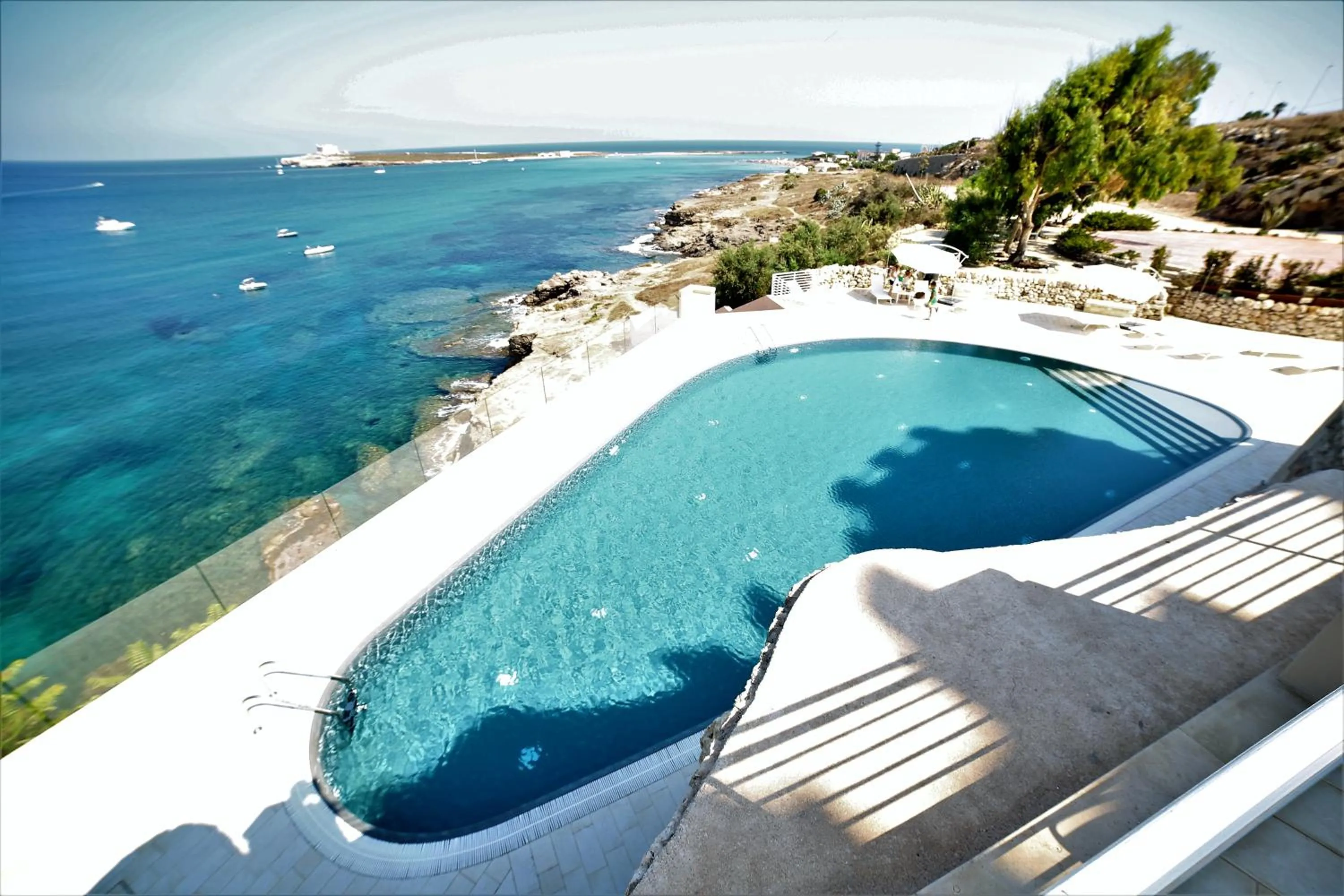 Pool view in Castello Tafuri
