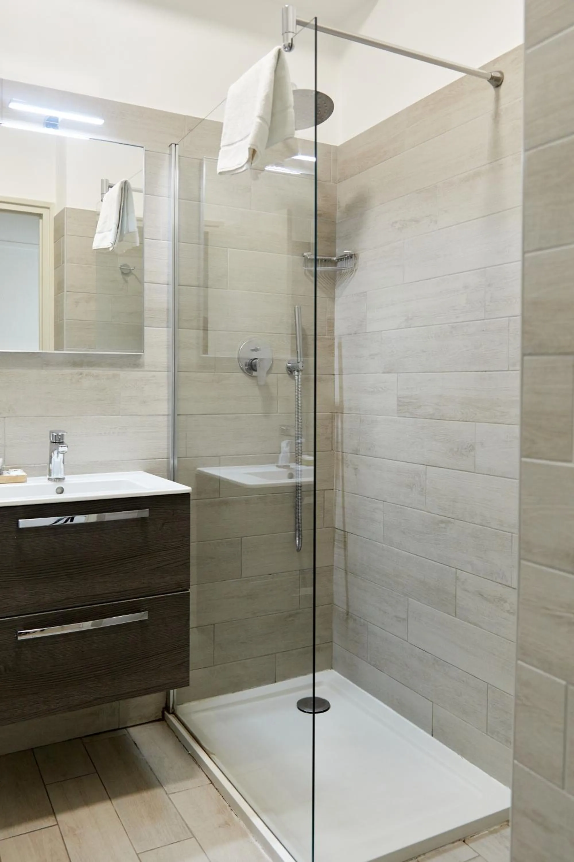 Bathroom in Hôtel Le Dauphin