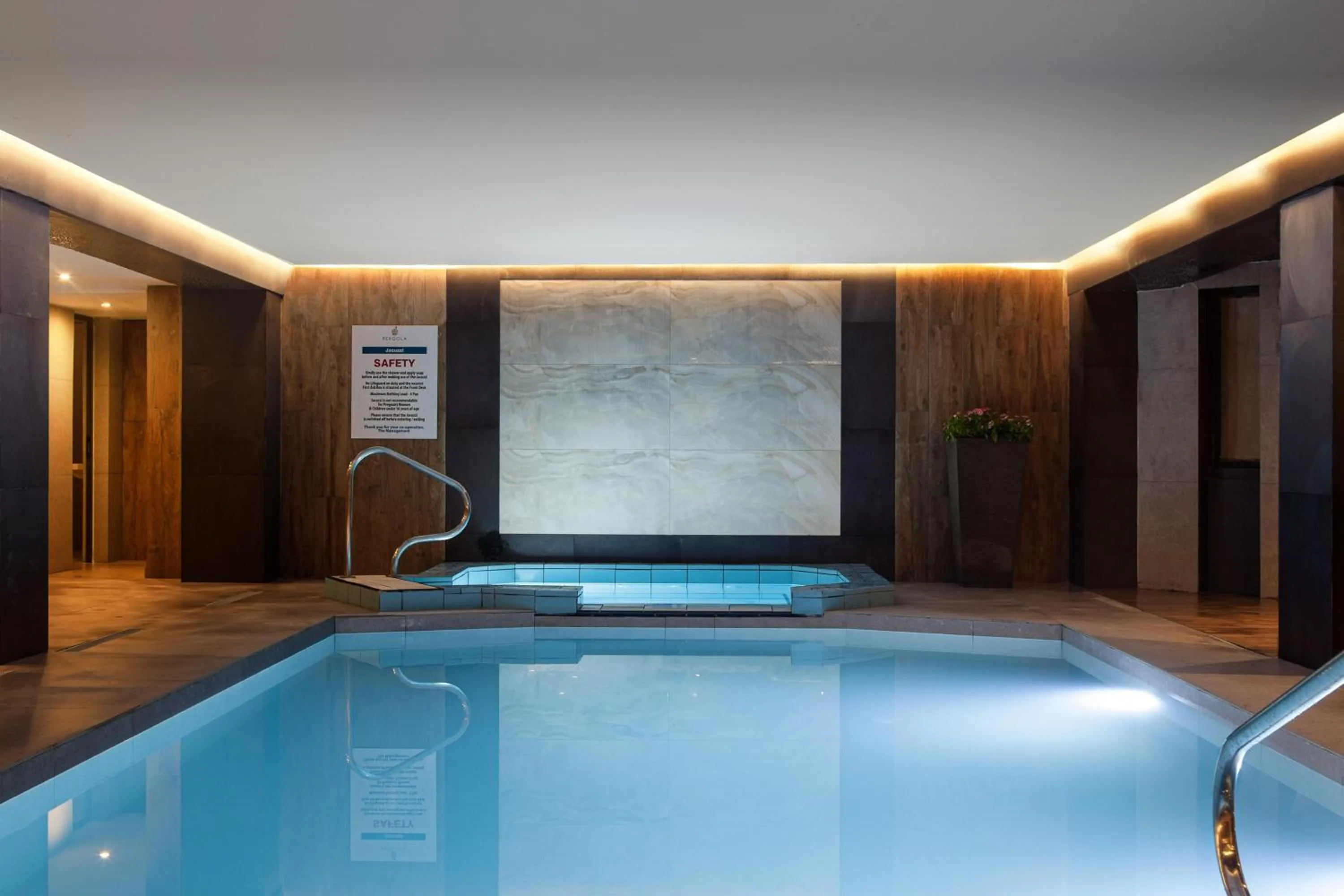 Swimming pool in Pergola Hotel & Spa