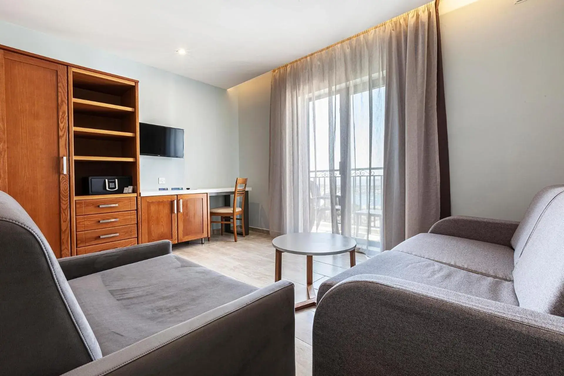 One-Bedroom Apartment with Sea View in Pergola Hotel & Spa One-Bedroom Apartment with Sea View in Pergola Hotel & Spa