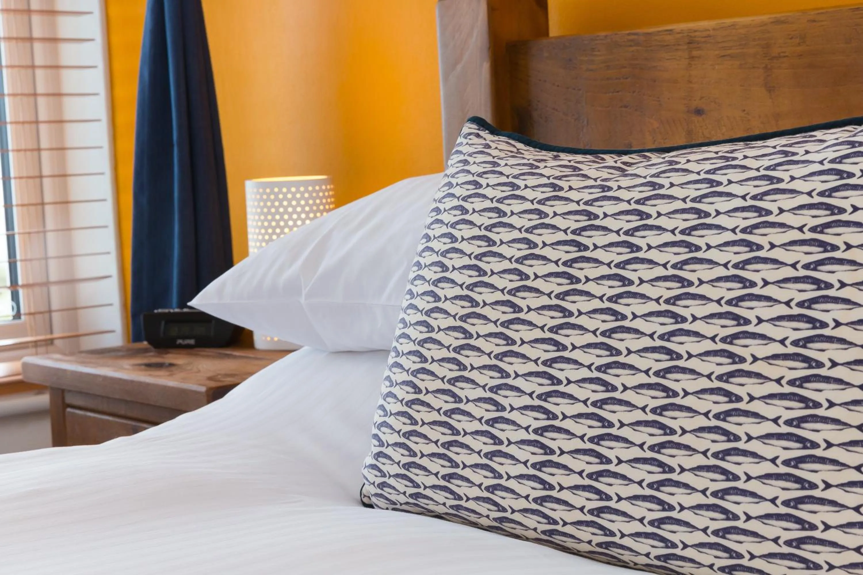 Decorative detail, Bed in Oystercatcher