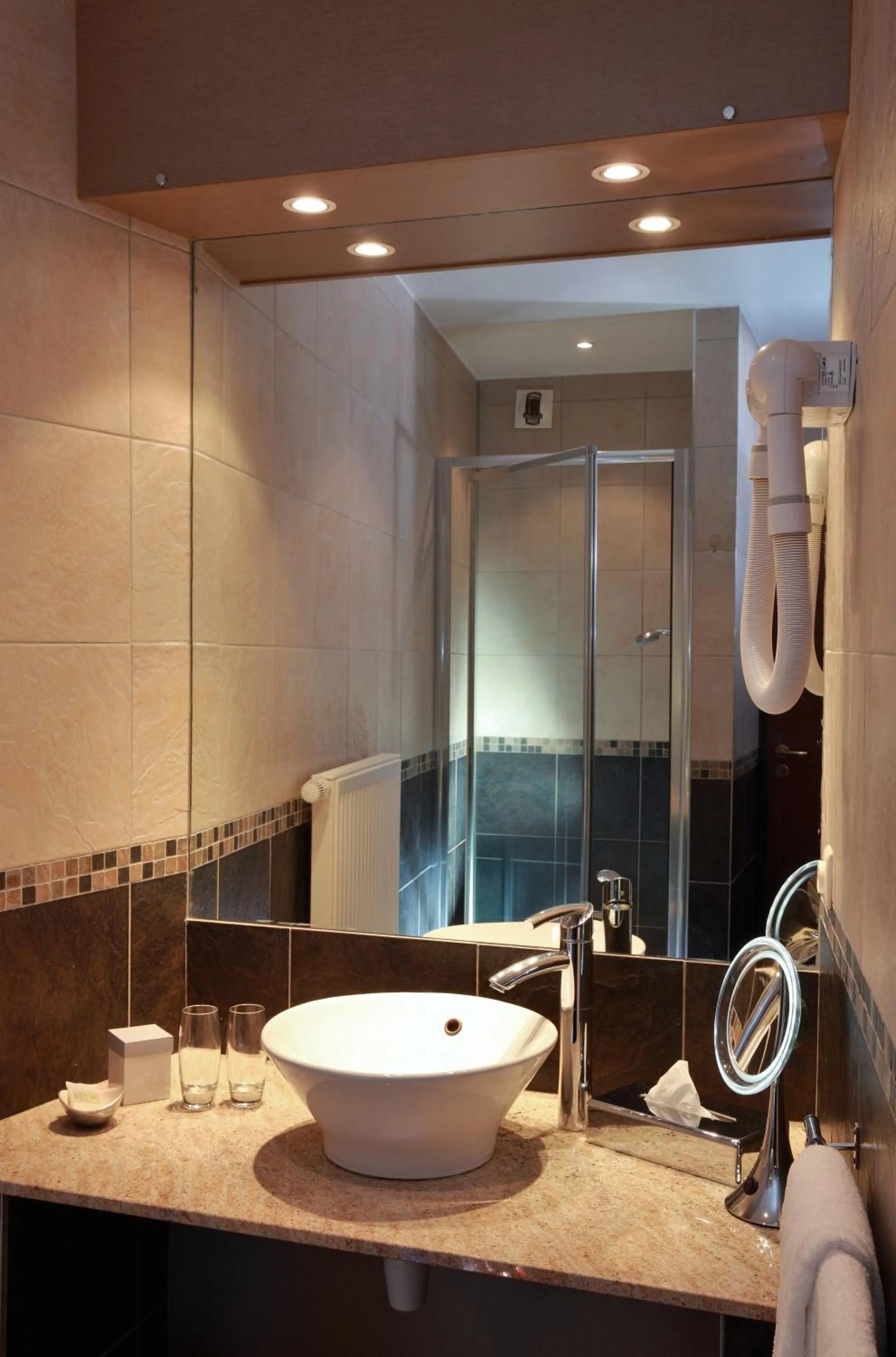 Bathroom in Hotel Restaurant L'Ami Fritz