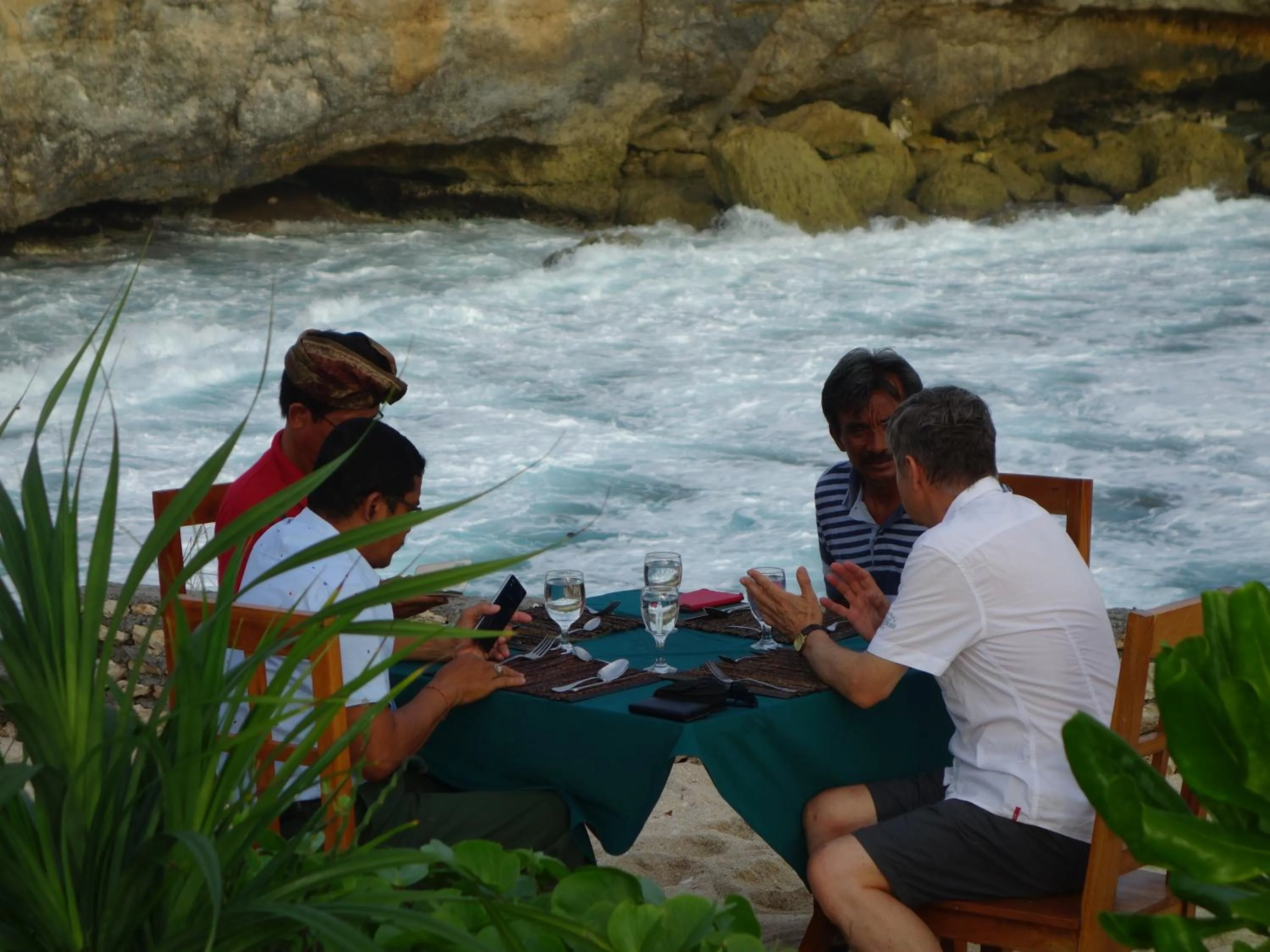 Restaurant/places to eat in Cliff Park Lembongan