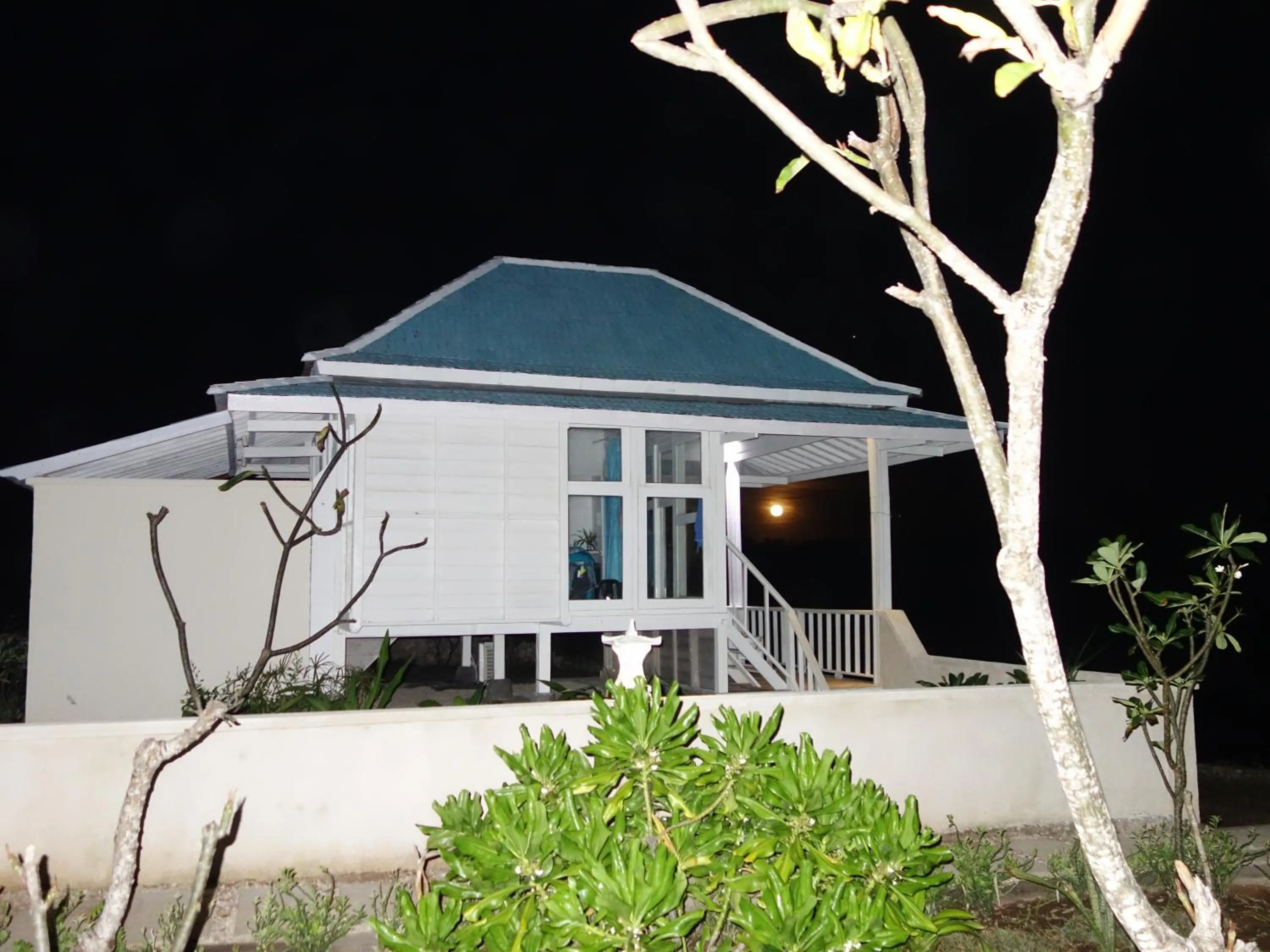 Night in Cliff Park Lembongan