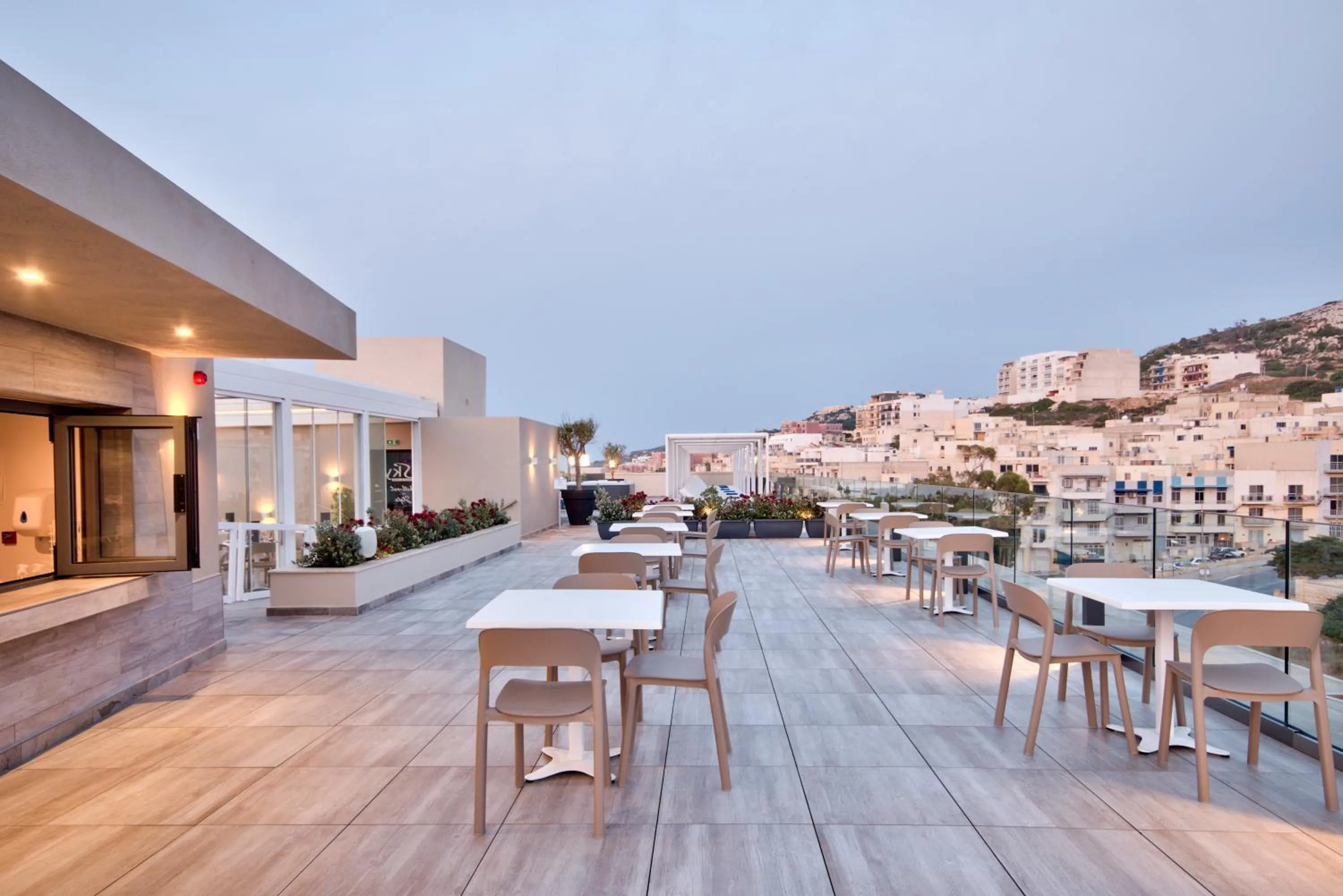 Restaurant/places to eat in Luna Holiday Complex