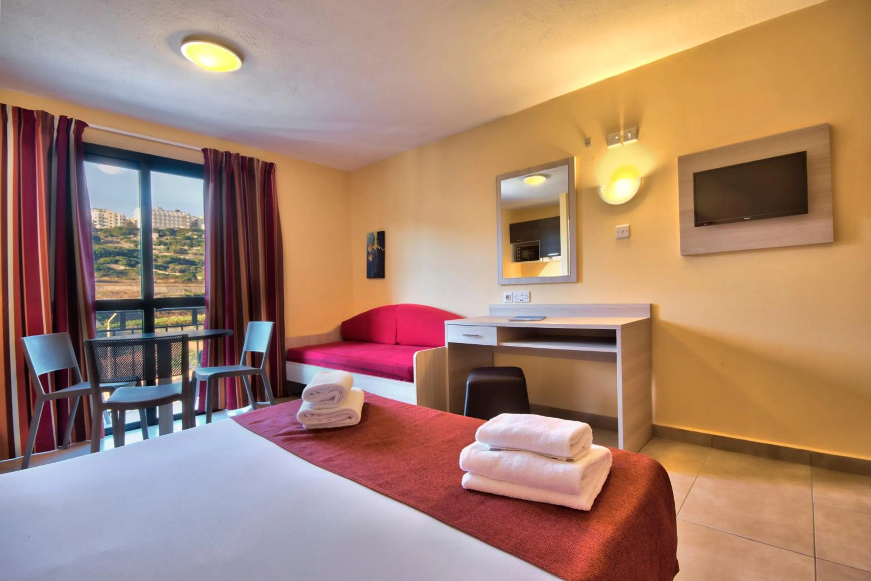 Photo of the whole room, Bed in Luna Holiday Complex