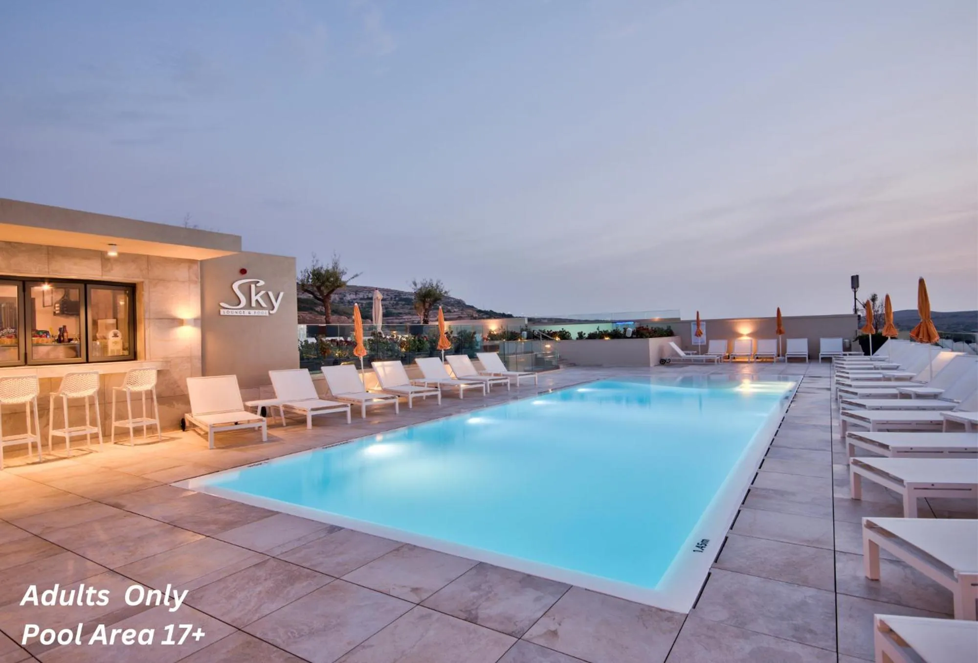 Swimming pool in Luna Holiday Complex