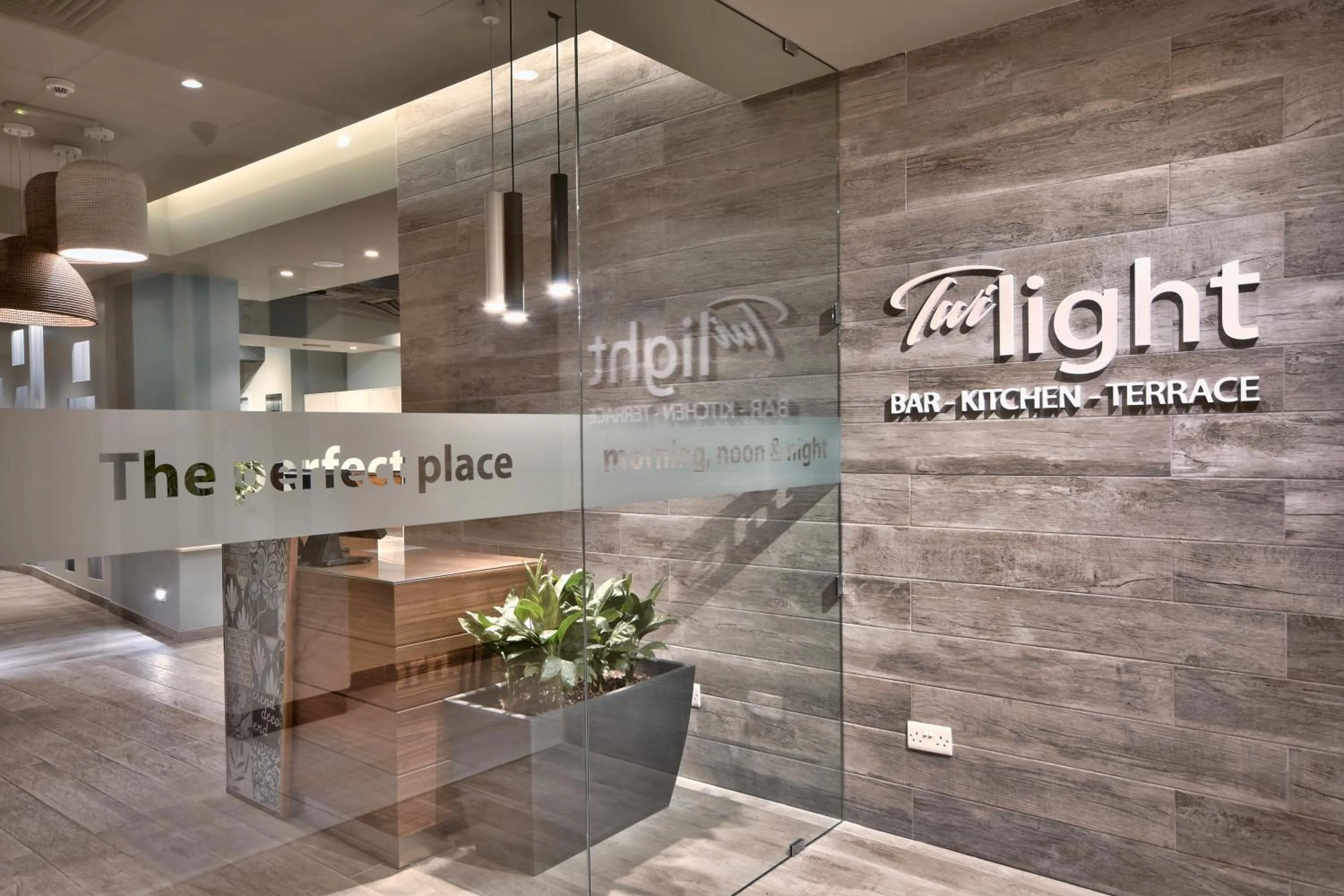 Restaurant/places to eat in Luna Holiday Complex