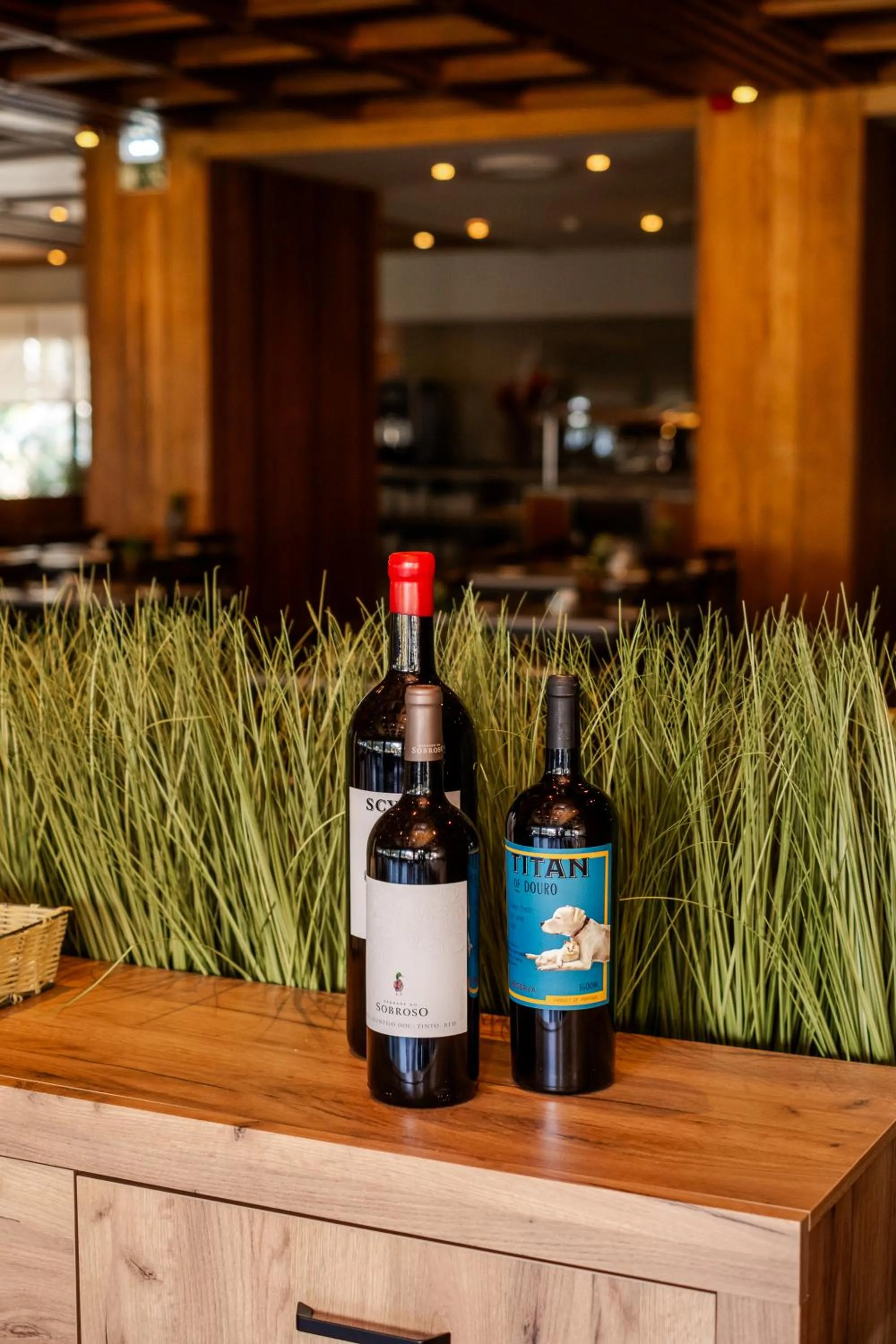 Restaurant/places to eat in Axis Vermar Conference & Beach Hotel