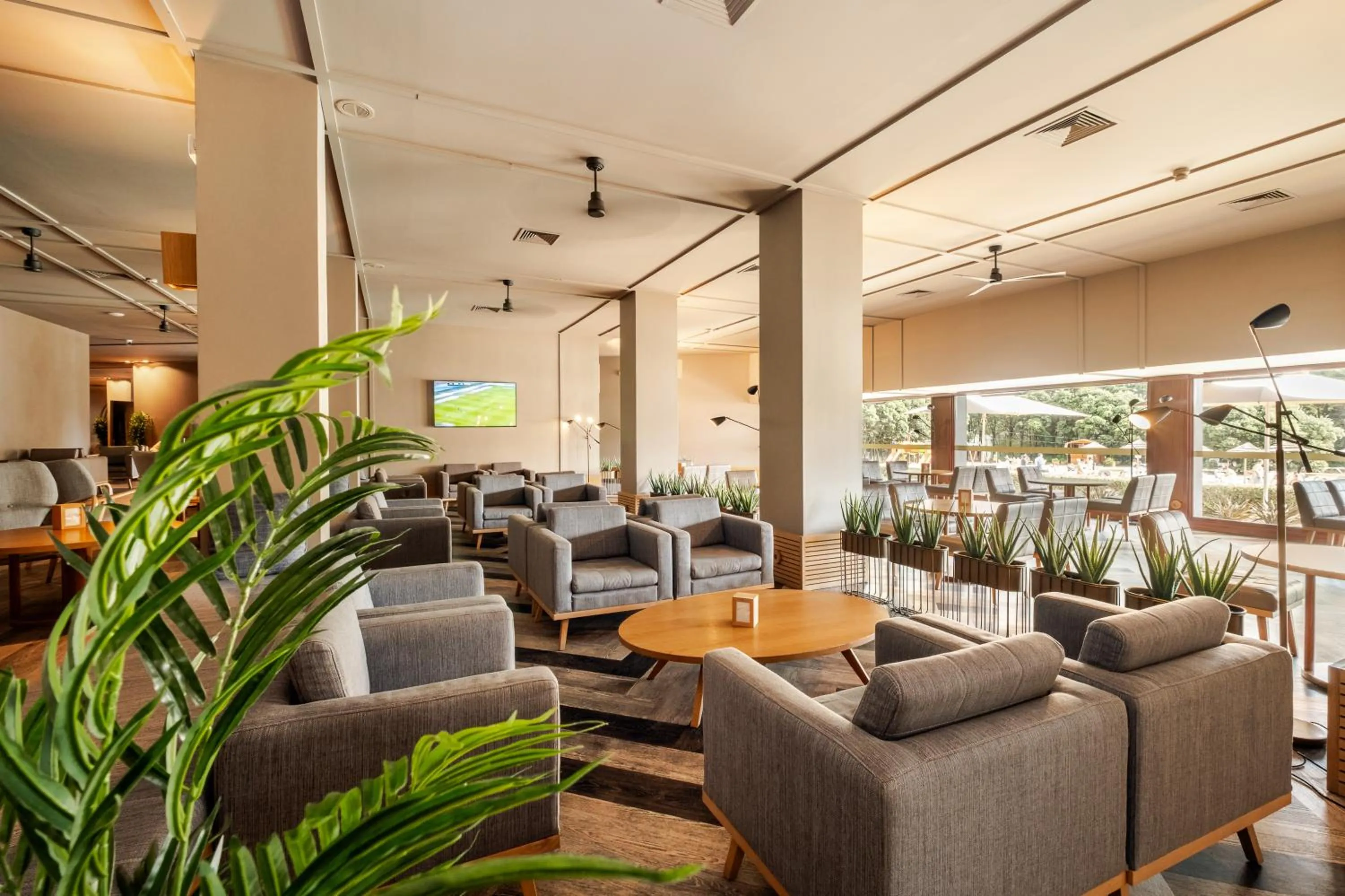 Lounge or bar in Axis Vermar Conference & Beach Hotel