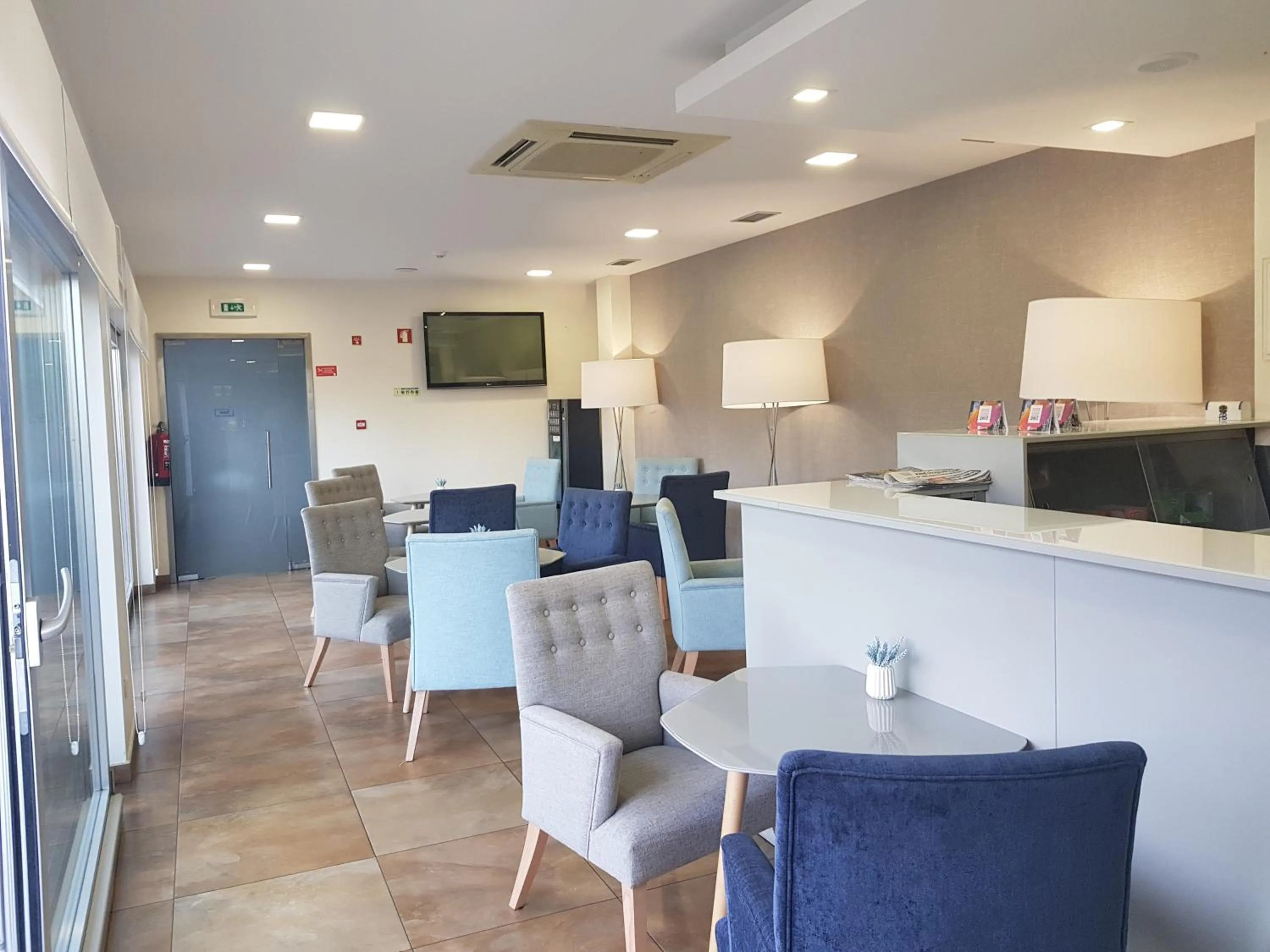 Lounge or bar in Hotel Albergaria Borges