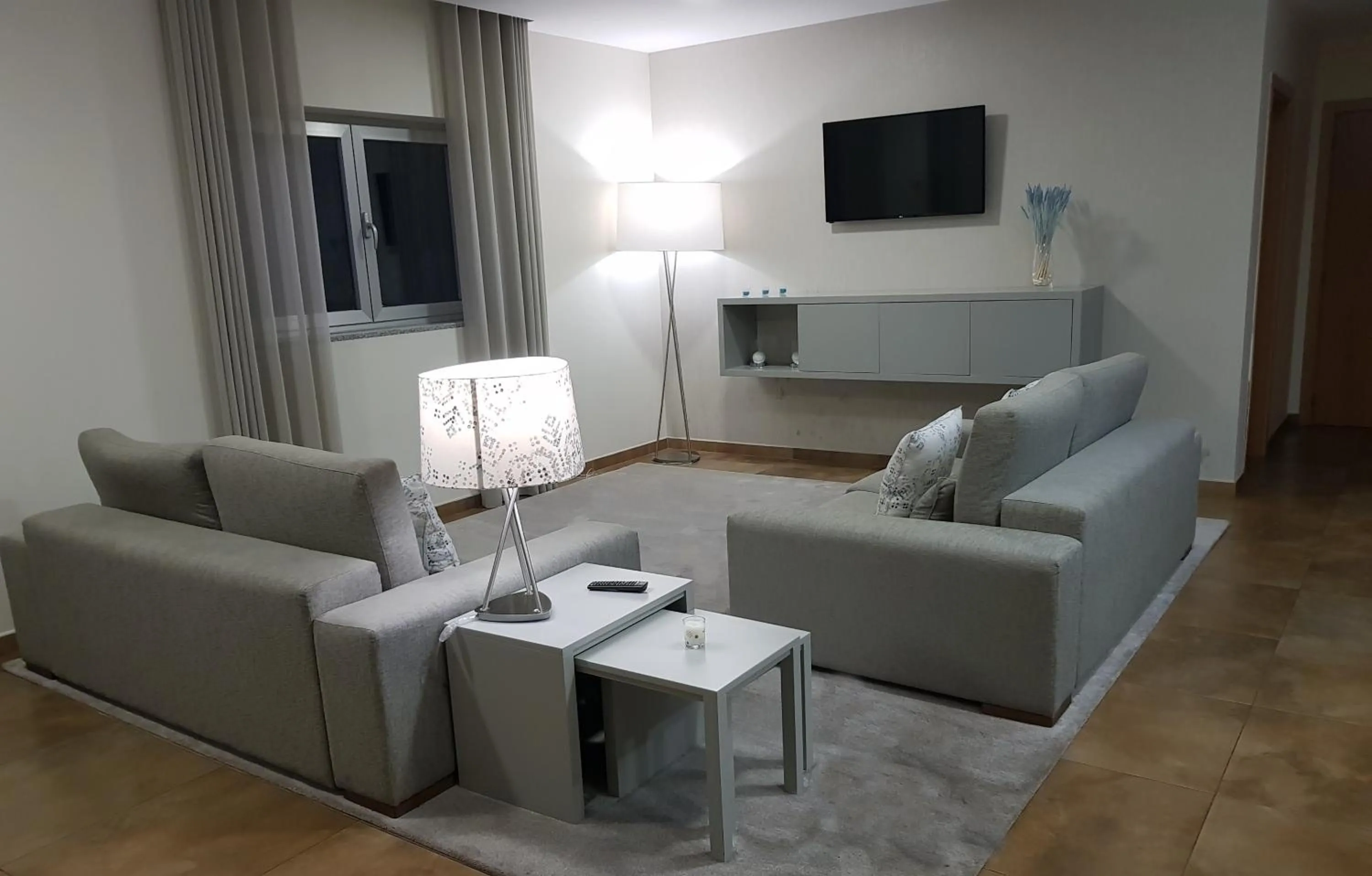 Communal lounge/ TV room in Hotel Albergaria Borges